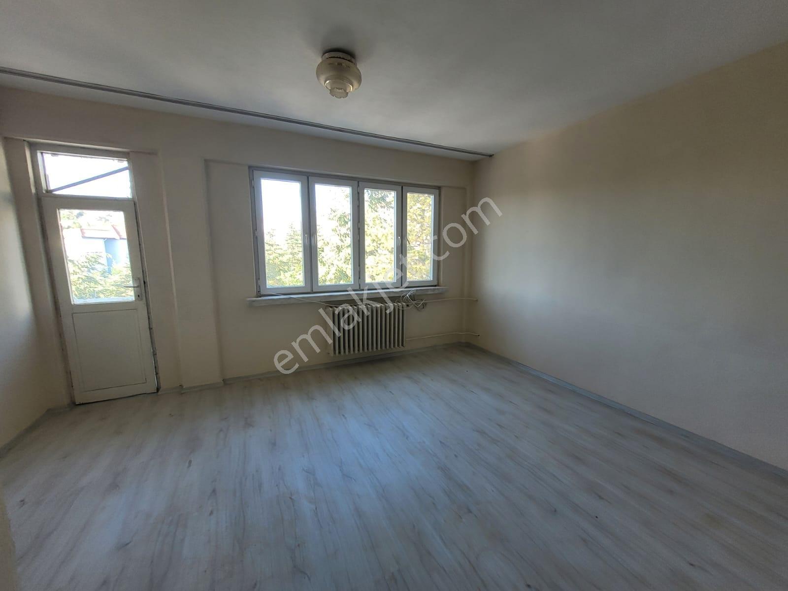 Yenikent'te Çağdaş Market Arkası-bakımlı Önü Açık-2+1 Daire - Görsel 2