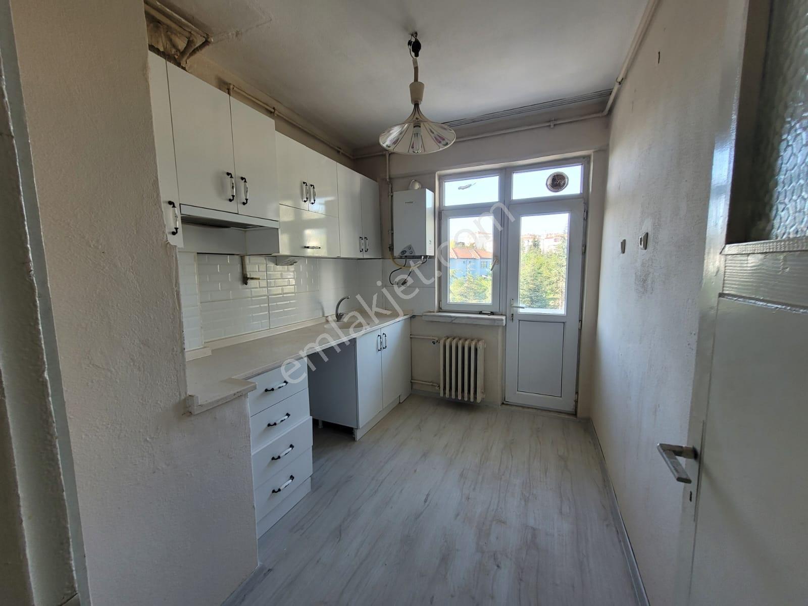 Yenikent'te Çağdaş Market Arkası-bakımlı Önü Açık-2+1 Daire - Görsel 3