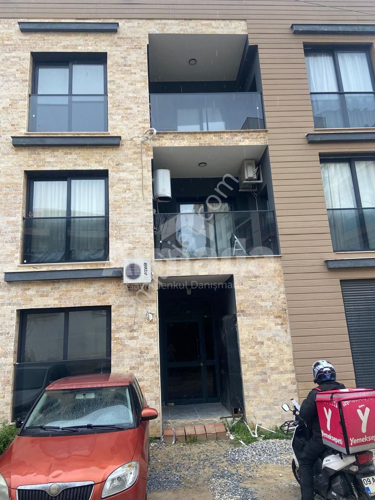 Kuşadası Merkezde 2+1 Satılık Daire - Görsel 14