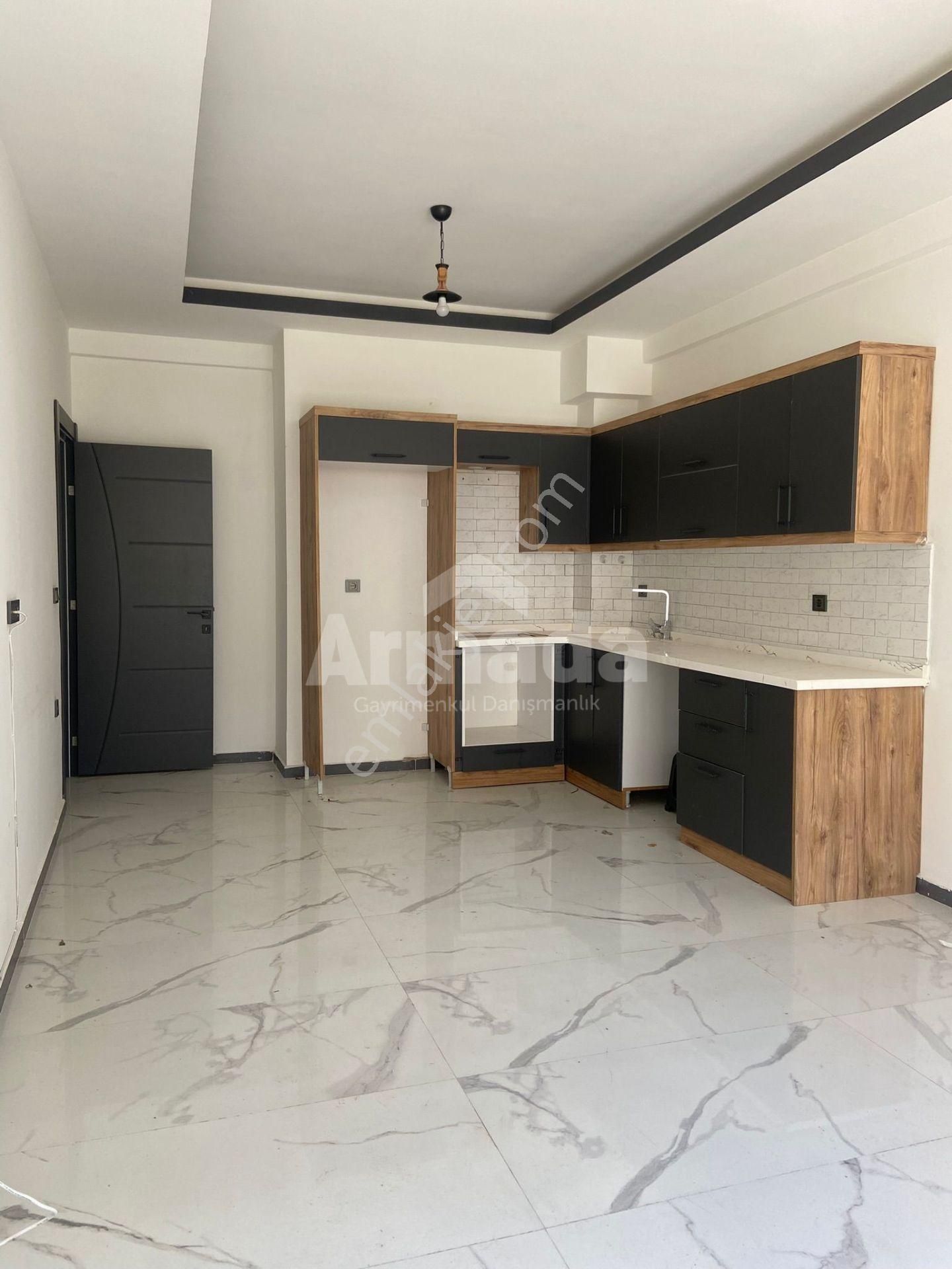 Kuşadası Merkezde 2+1 Satılık Daire - Görsel 4