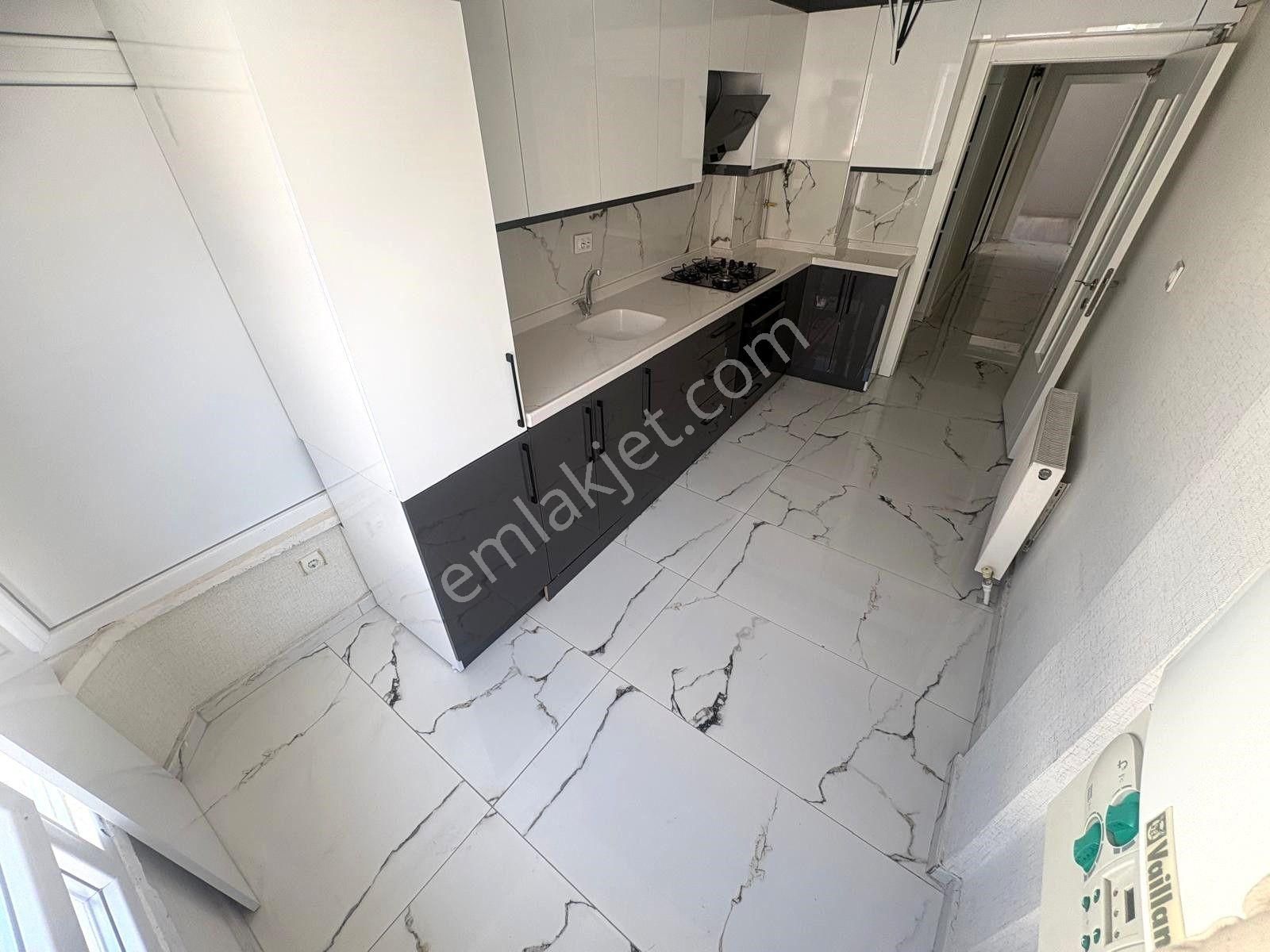 Akşemsettin Mh'de 3+1 Katta Full+full Mükemmel Konum'da Daire! - Görsel 2