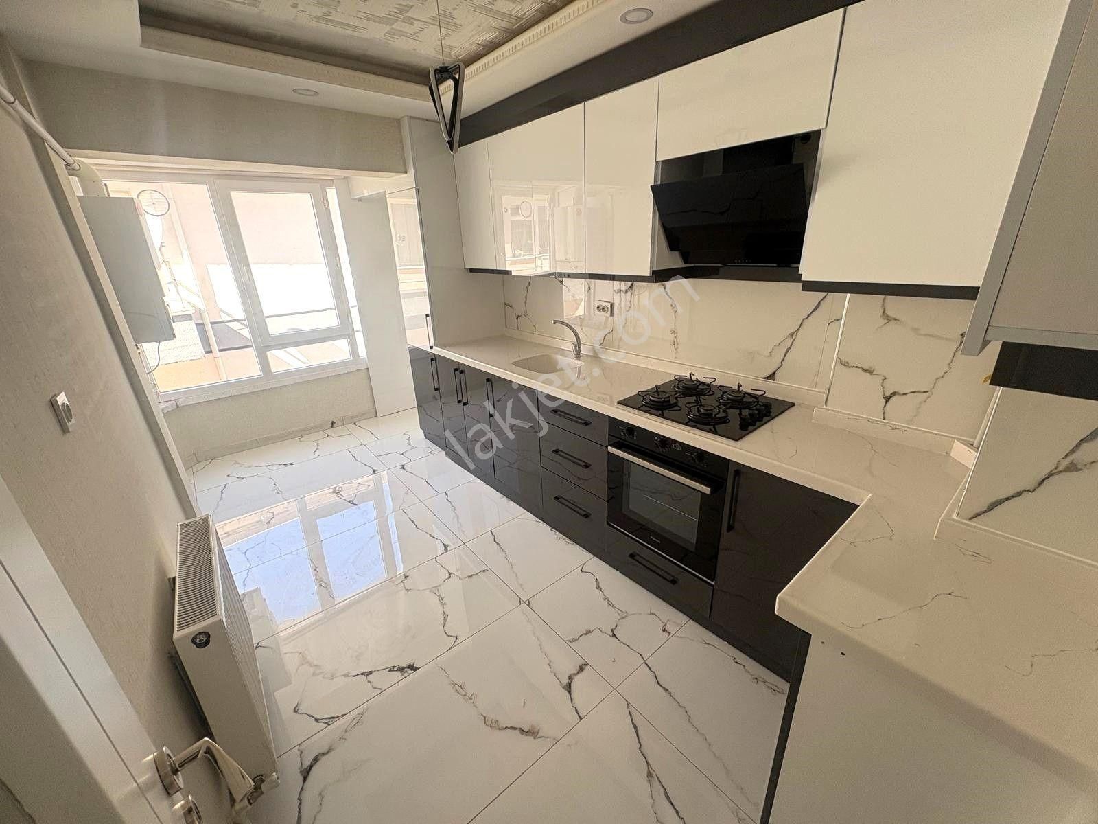 Akşemsettin Mh'de 3+1 Katta Full+full Mükemmel Konum'da Daire! - Görsel 4