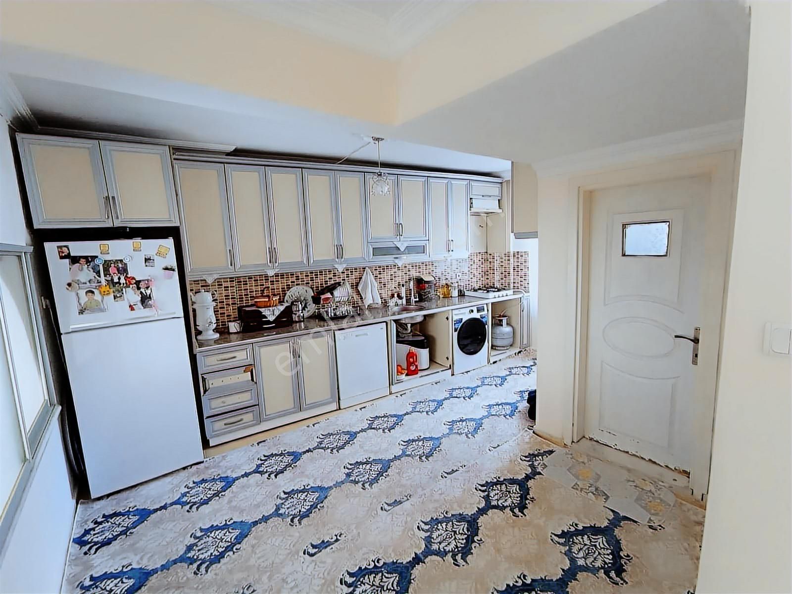Buca Yeşilbağlar Mahallesinde Satılık 300m2 Üç Katlı Bina - Görsel 6