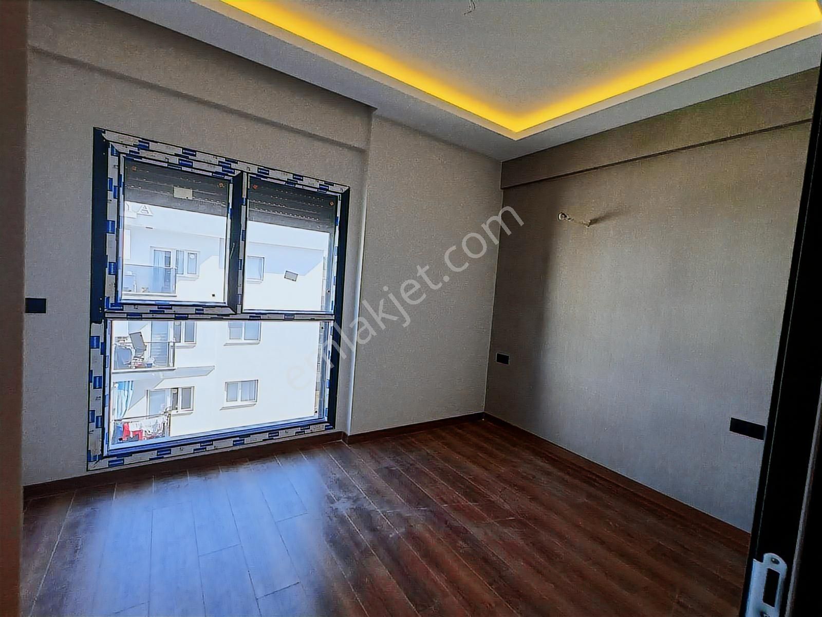 Kuşadası'nda Havuzlu Güvenlikli Sitede Doğalgazlı 1+1 Daire - Görsel 18