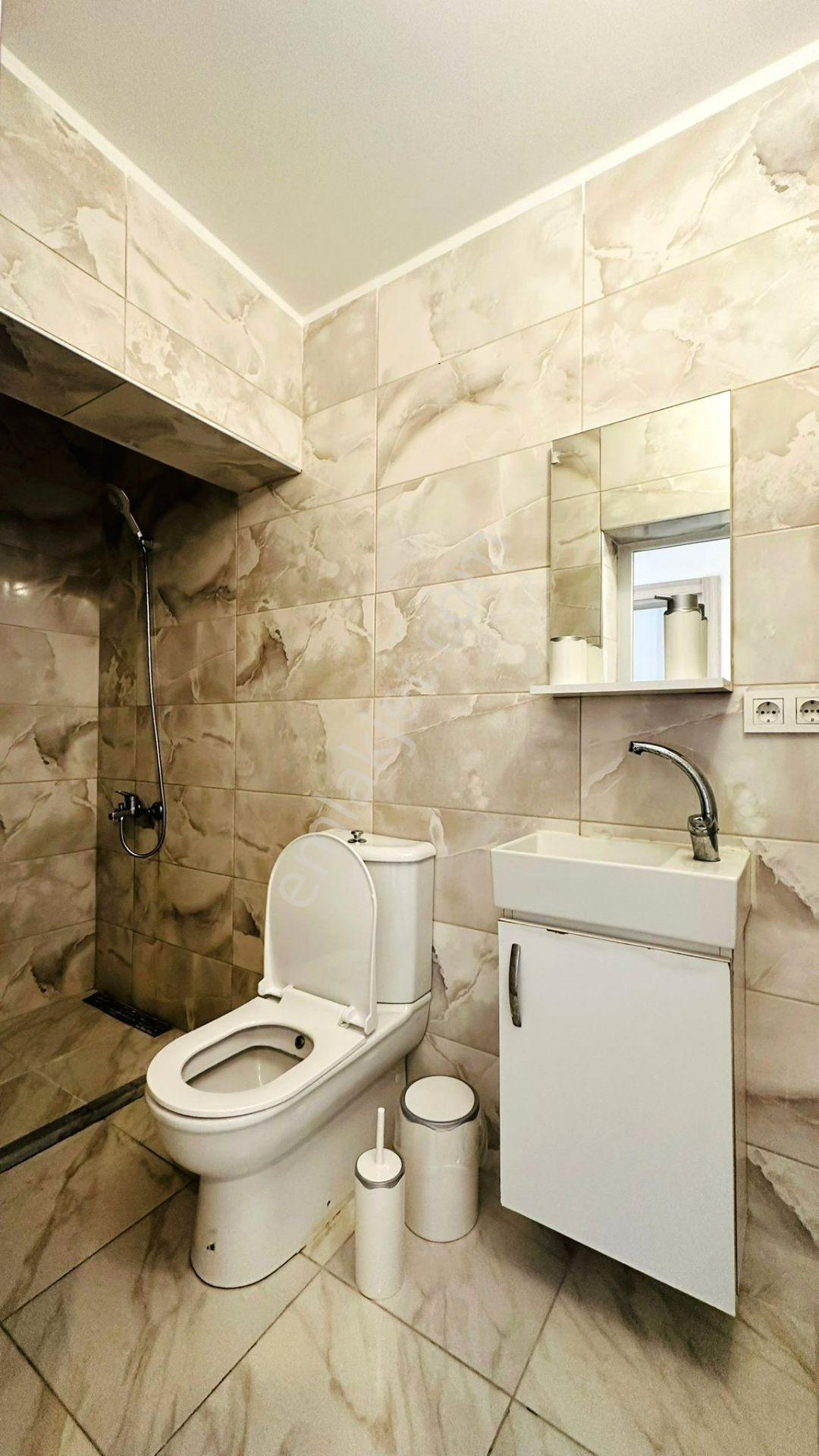 Kuşadası Kadınlar Denizi'nde Plaja 50 Metre Mesafede 2+1 Geniş Ferah Daire - Görsel 15