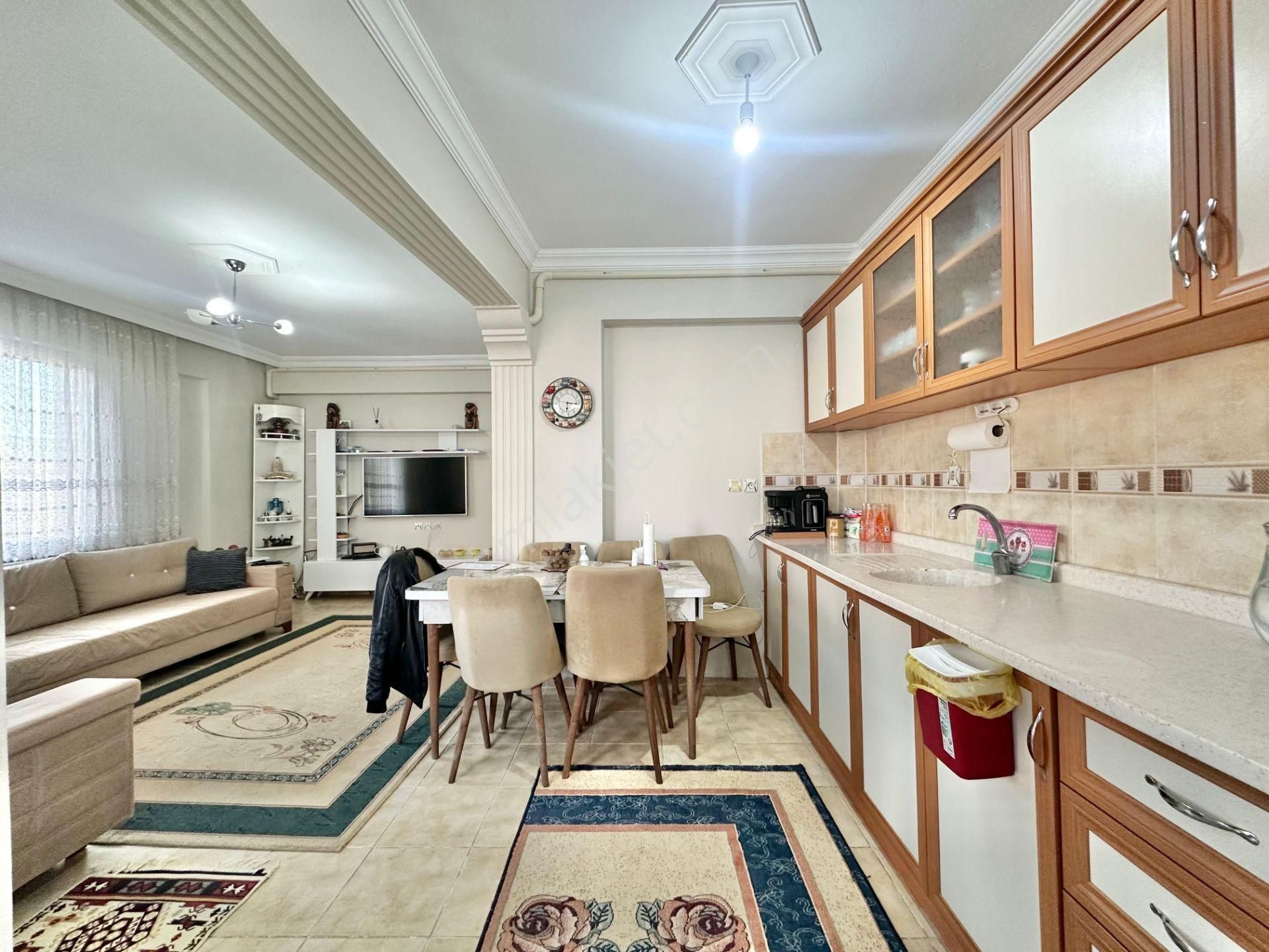 ꧁yetkili Ay Emlaktan꧁akçay'da Denize Yakın Ayrı Mutfaklı Kombili Satılık 3+1 Geniş Masrafsız Daire