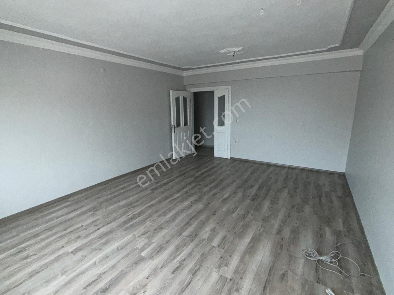 Hürriyet Mah.okullar Bölgesi 3+1 - Kiralık Daire 150 M² - Görsel 2