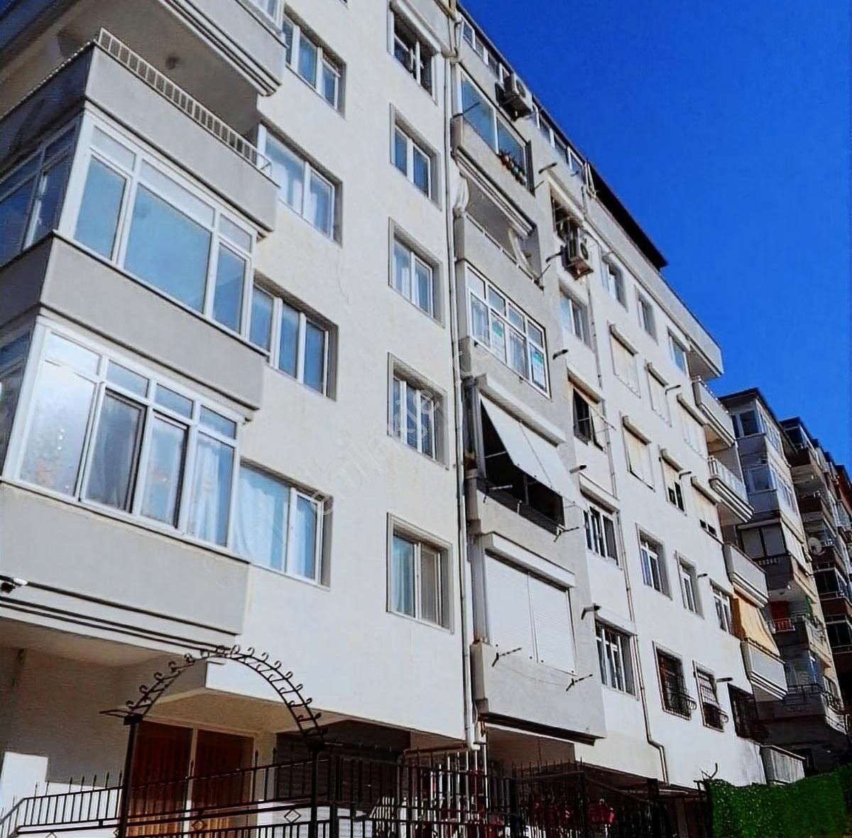 Çınarcık Taşliman'da 3+1 Geniş Çok Temiz Masrafsız Satılık