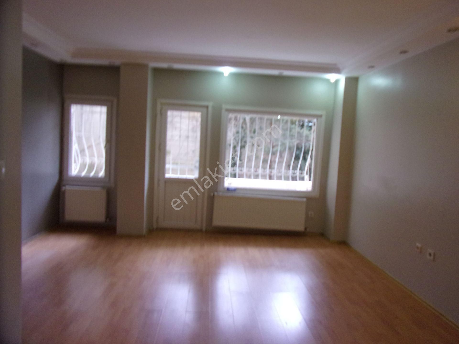 Tarabya Sanatçılar Sitesinde 2+1 100 Metrekare Kiralık Daire