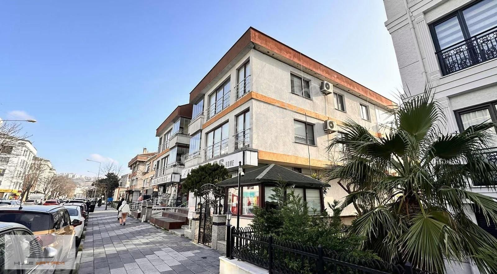 Atatürk Cad.'de Satılık Çift Dükkn Geniş Tabela Değeri Depolu