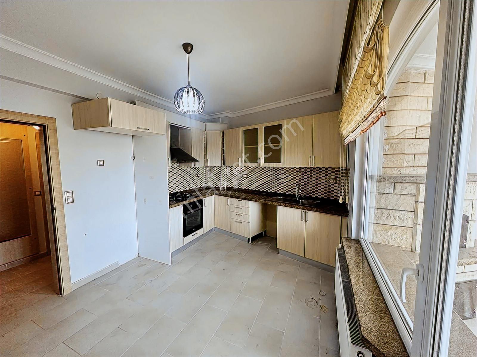 Değirmenaltı Bayol Sitesinde Deniz Manzaralı Satılık 3+1 Daire - Görsel 2