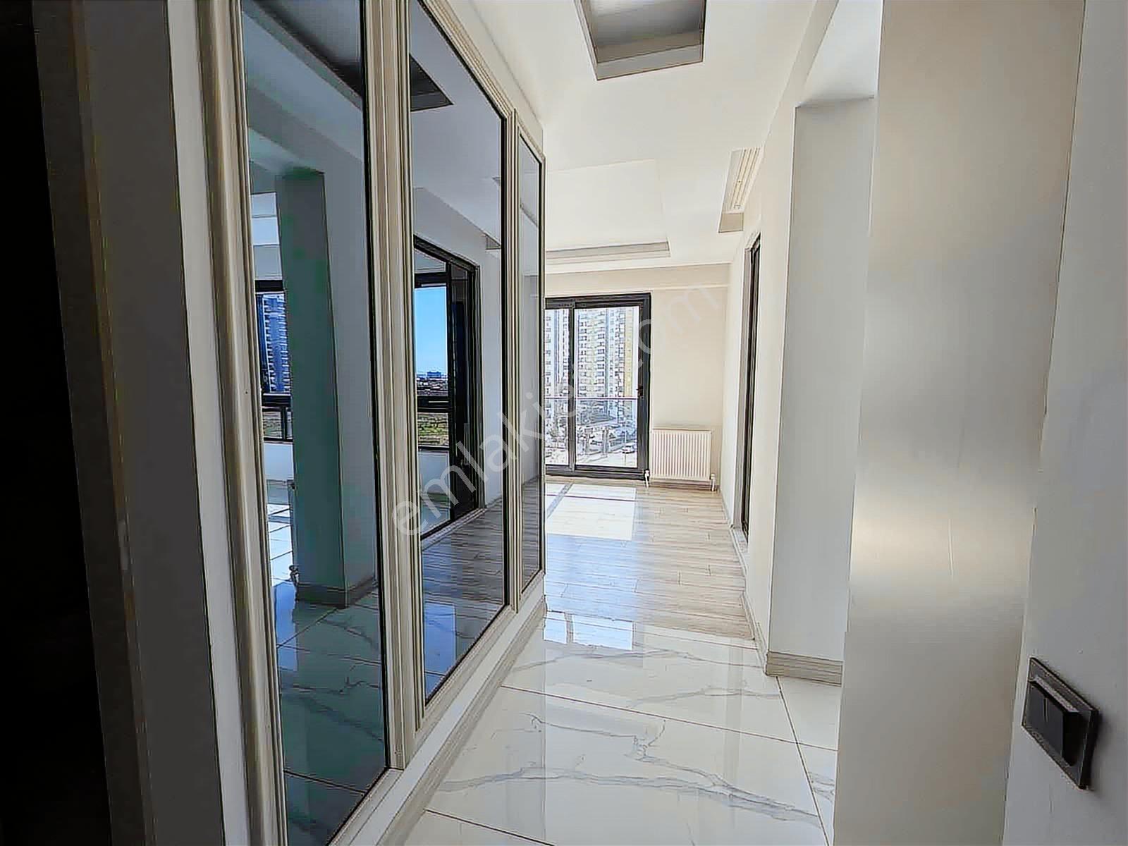 Havuzlu Site İçerisinde Lüks 3 Cepheli 2+1 Daire - Görsel 15