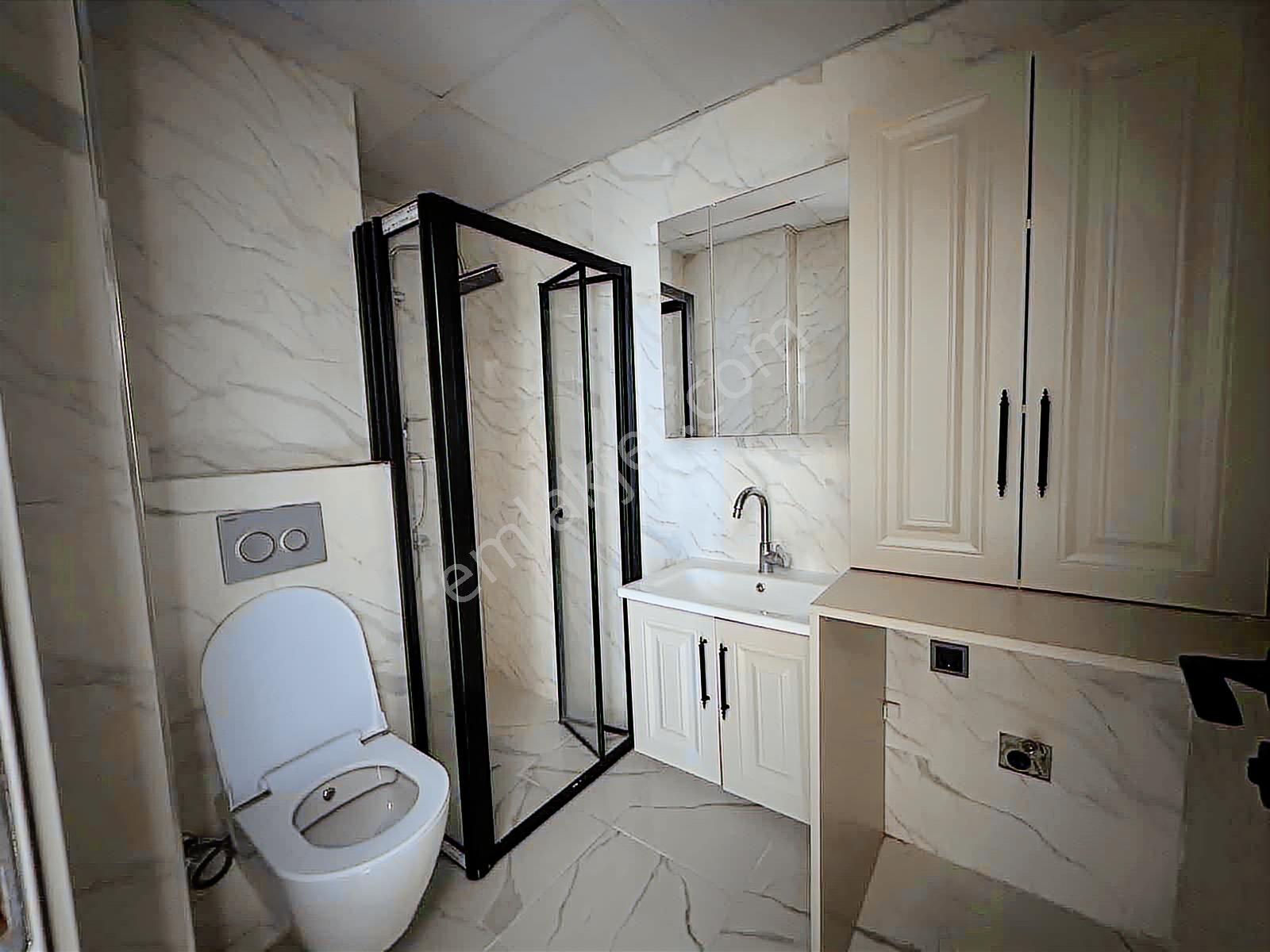 Havuzlu Site İçerisinde Lüks 3 Cepheli 2+1 Daire - Görsel 2