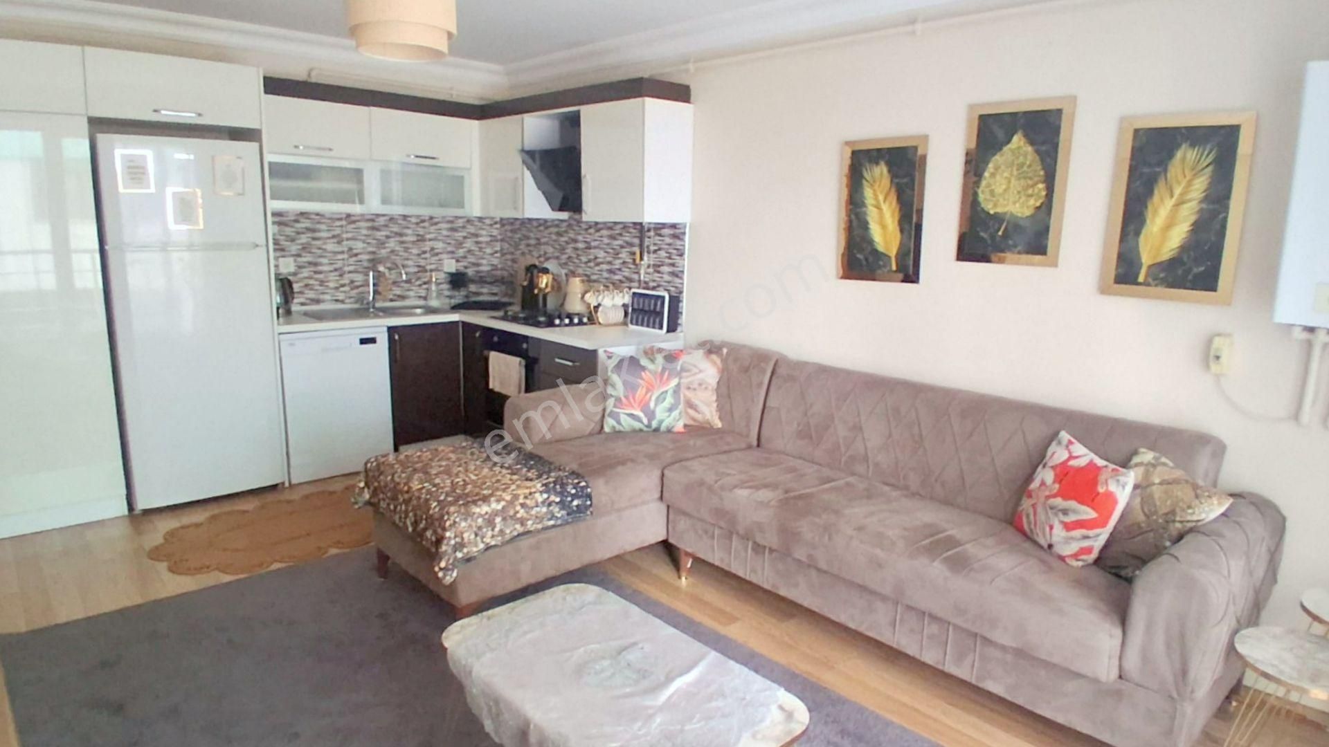 Mertcan'dan Havuzlu Güvenlikli Lüks Sitede Full Eşyalı 1+1 Daire - Görsel 3