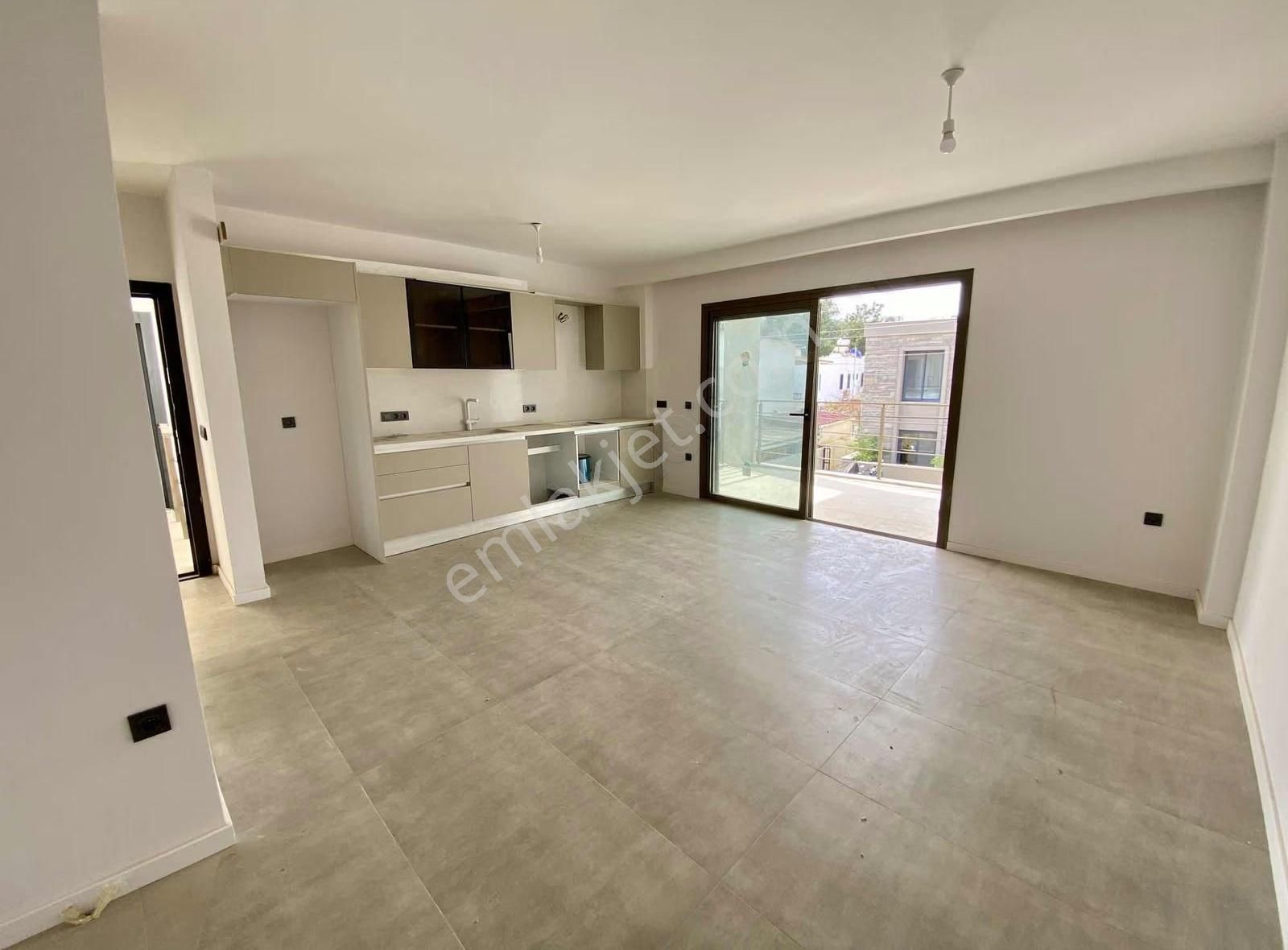 Bodrum Yalıçiftlik'te Kiralık 2+1 Ebeveyn Banyolu Sıfır Daire - Görsel 2