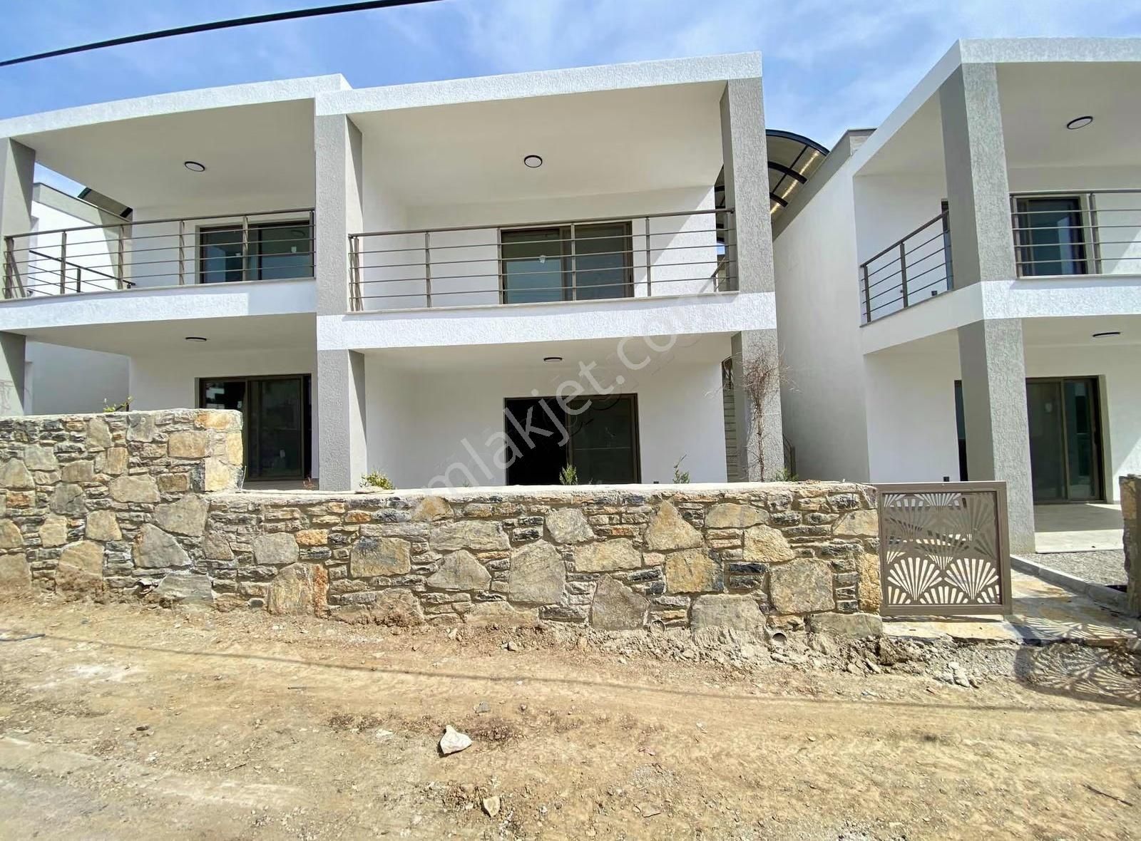 Bodrum Yalıçiftlik'te Kiralık 2+1 Ebeveyn Banyolu Sıfır Daire