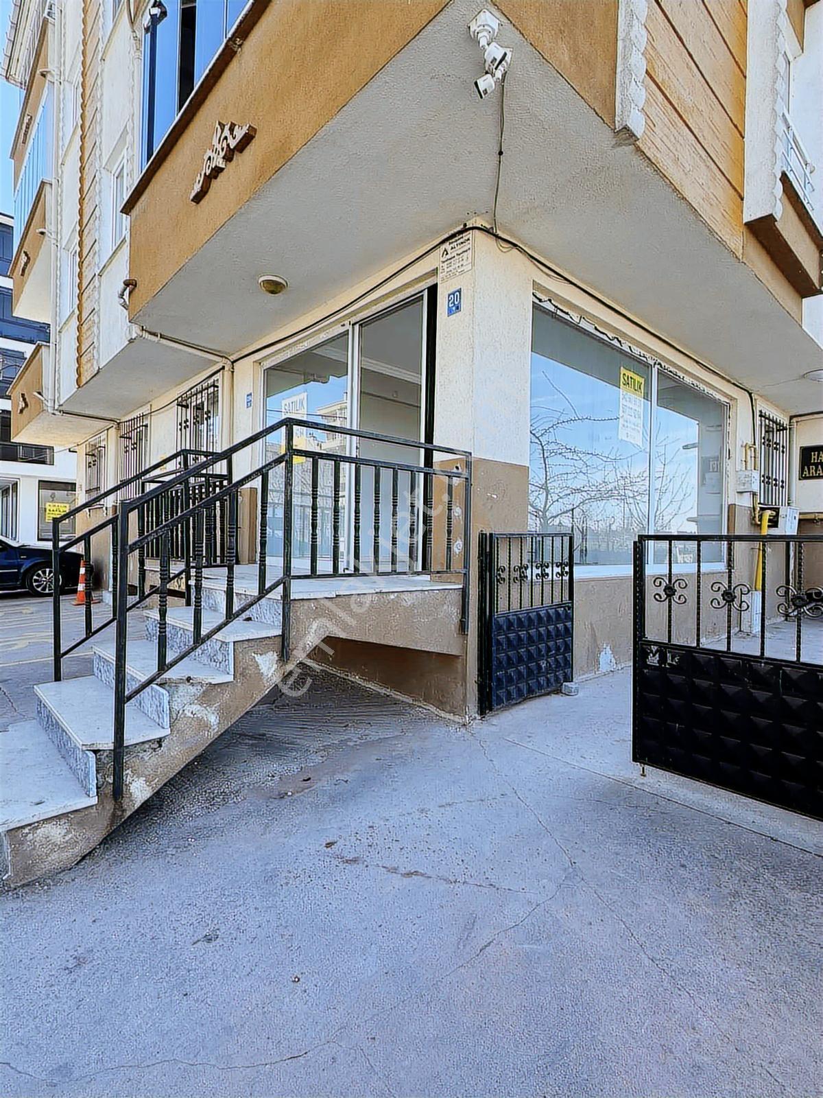 Kapaklı Belediye Arkasında 120 M2 Köşe Başı Satılık Dükkan - Görsel 2