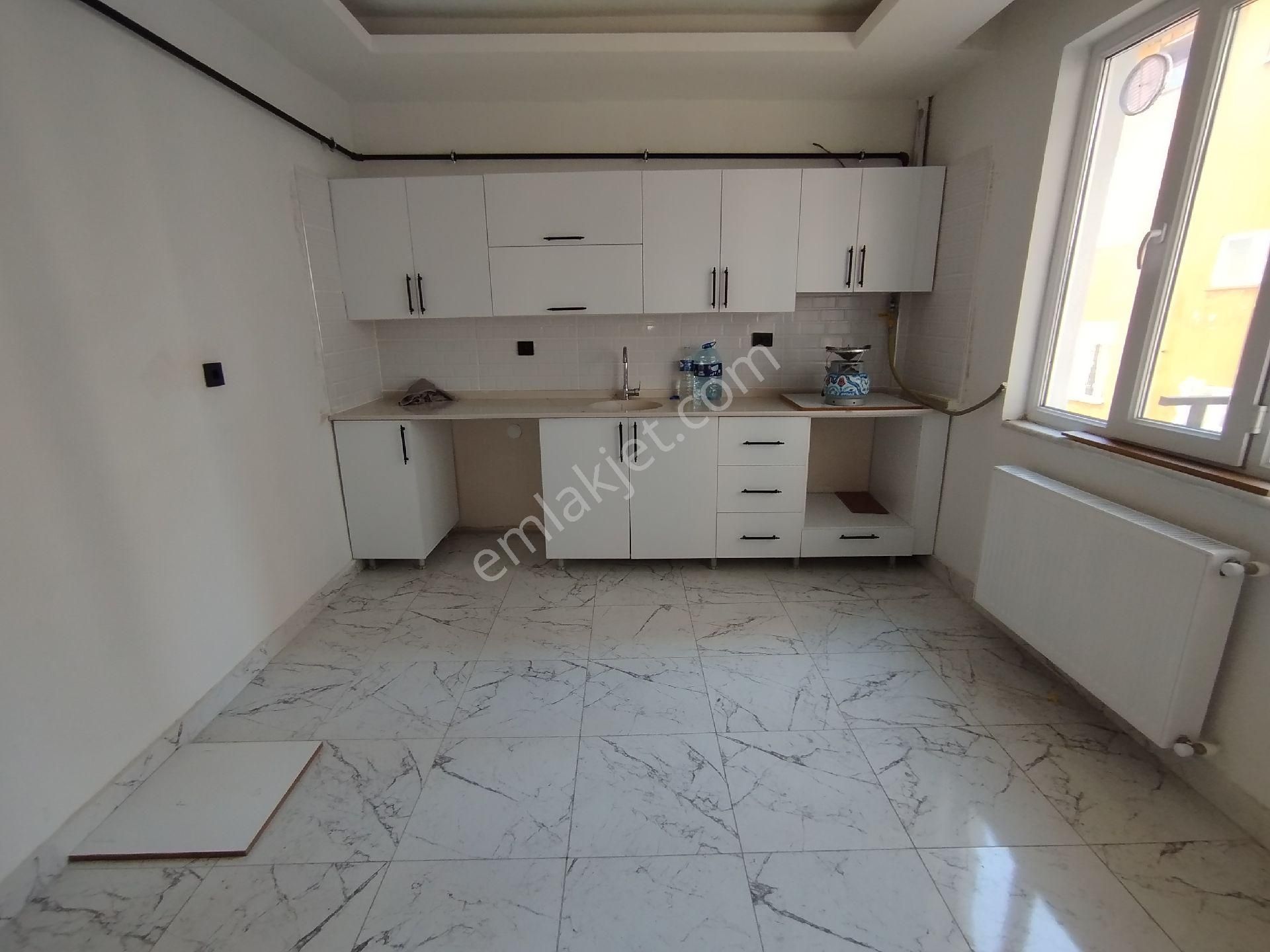 Yeski Emlâk İnşaattan Satılık Merkezi Konumda İçi Full Yapılı Masrafsız - Görsel 3