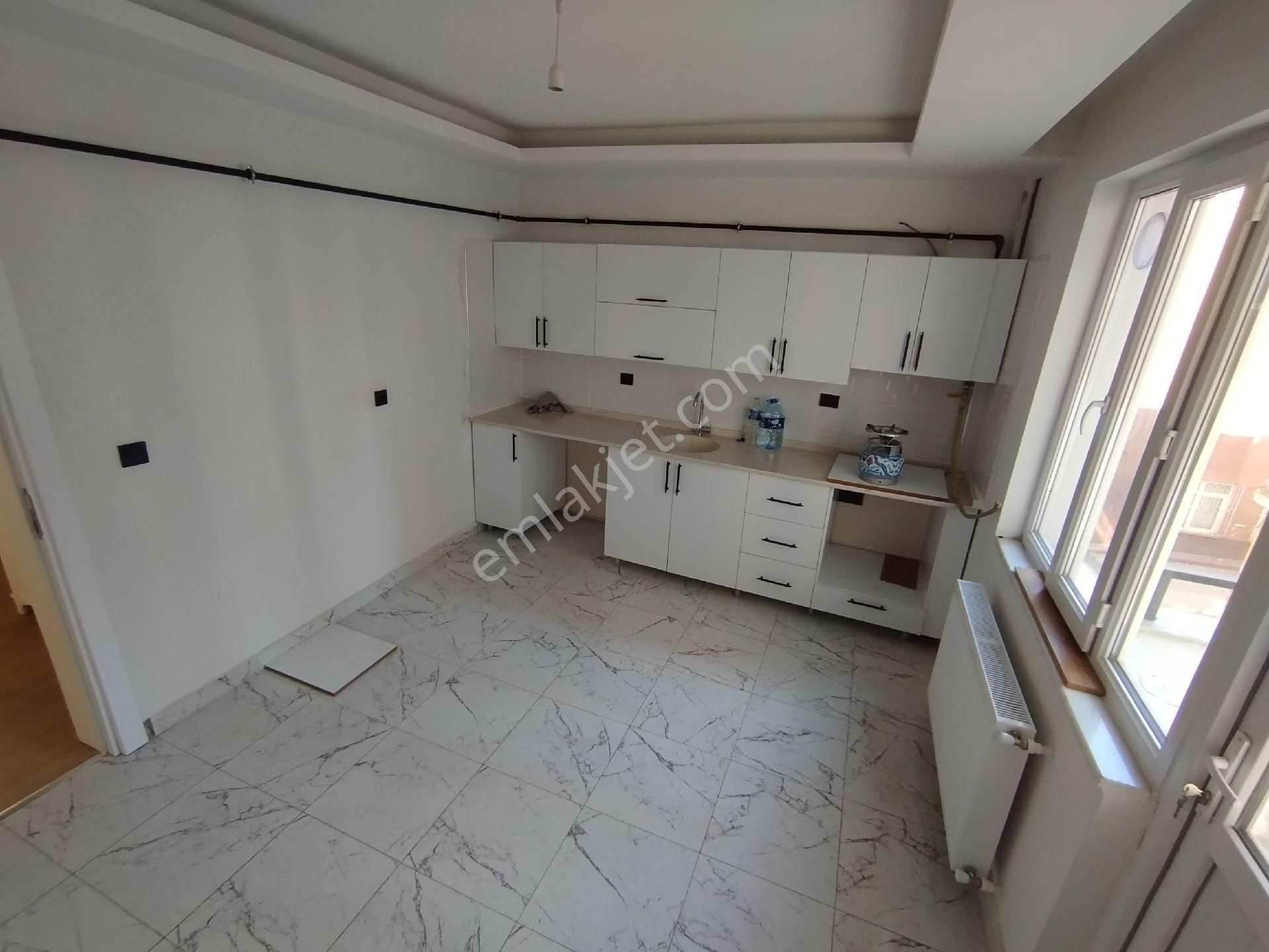 Yeski Emlâk İnşaattan Satılık Merkezi Konumda İçi Full Yapılı Masrafsız - Görsel 6