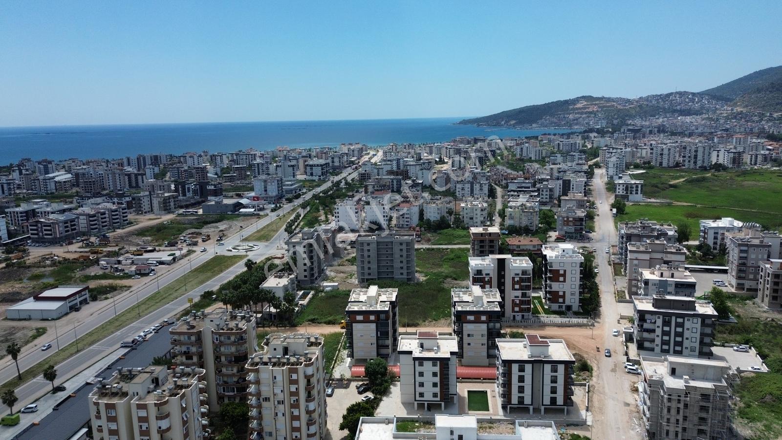 Ertuğrul'dan Oturuma Hazır Havuzlu 1+1 Satılık Daire