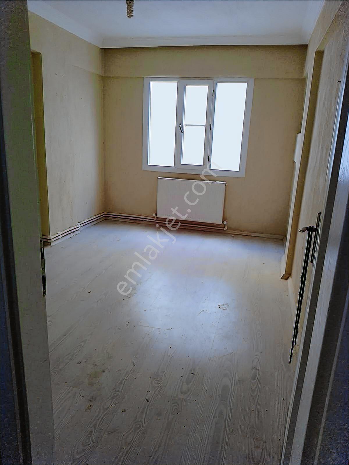 Park Mahallesinde Doğalgazlı 3+1 Kiralık Daire - Görsel 14