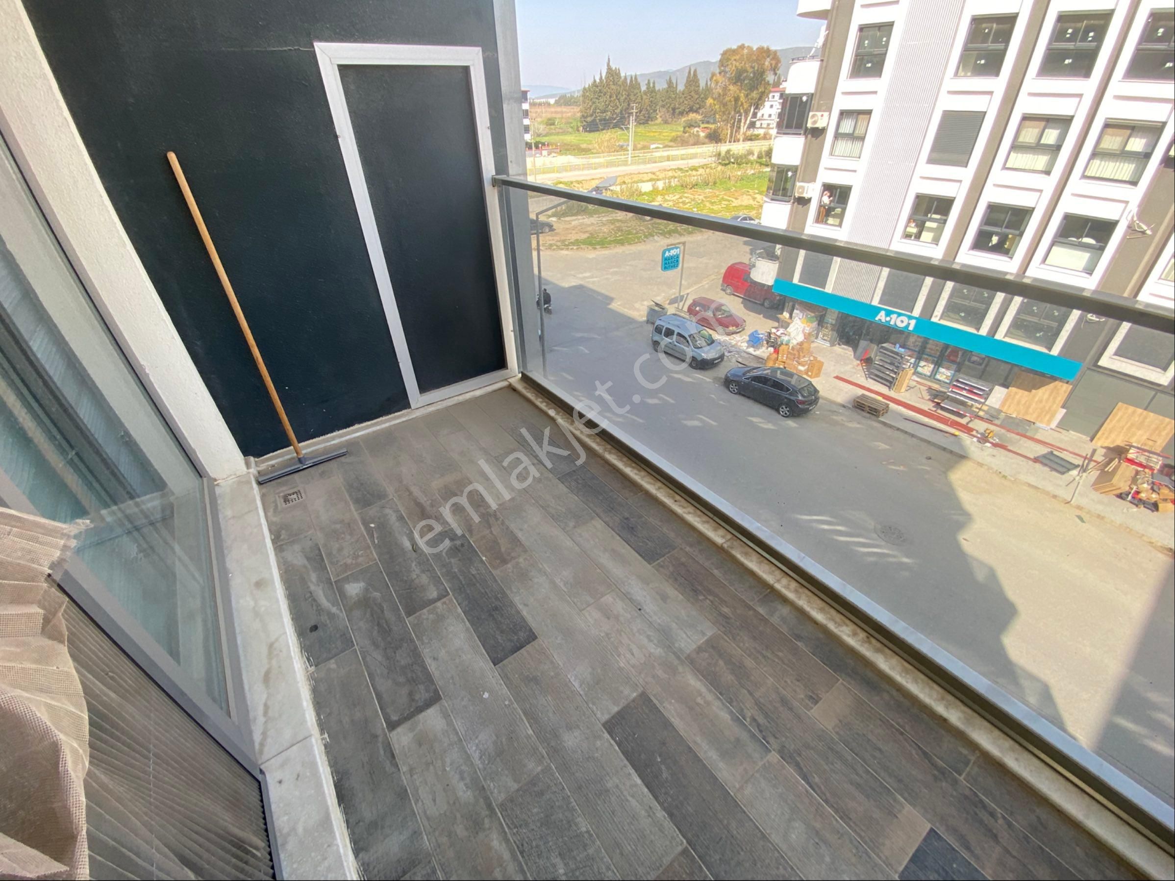Torbalı Yedieylül Mah Havuzlu Sitede Kiralık Eşyalı 1+1 Ara Kat Daire - Görsel 26