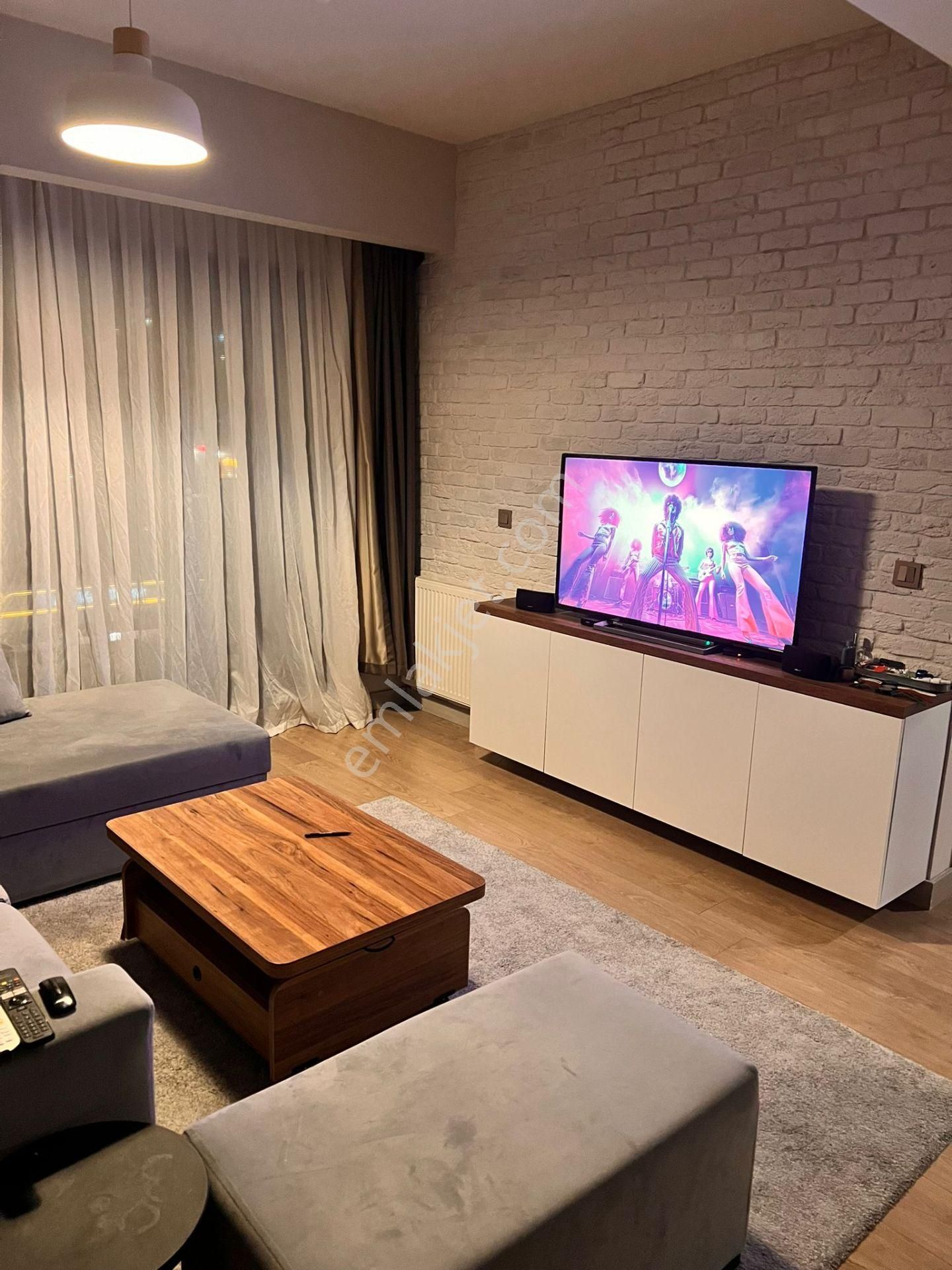 Akzirve Strada'da Eşyalı Balkonlu Tadilatlı Kiralık 1+1 - Görsel 8