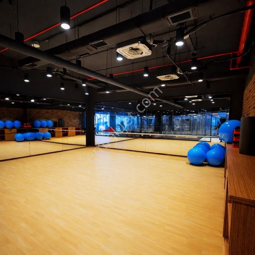 Akzirve Strada'da Eşyalı Balkonlu Tadilatlı Kiralık 1+1 - Görsel 12