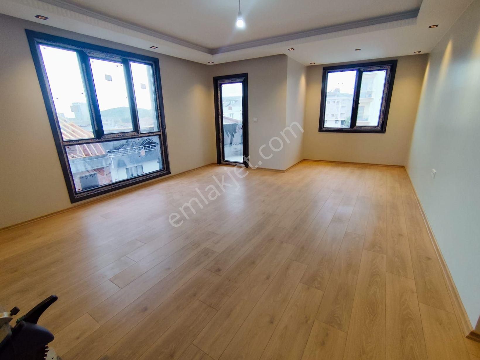 Mertcan Dan Fatih Mah 2 Mutfaklı - 2 Banyolu 4+2 Teraslı Dubleks