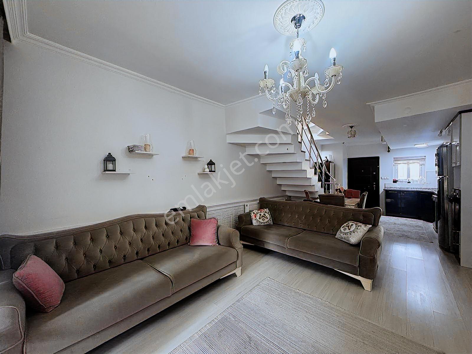 Hürriyet Mahallesinde 4+2 Kelepir Villa