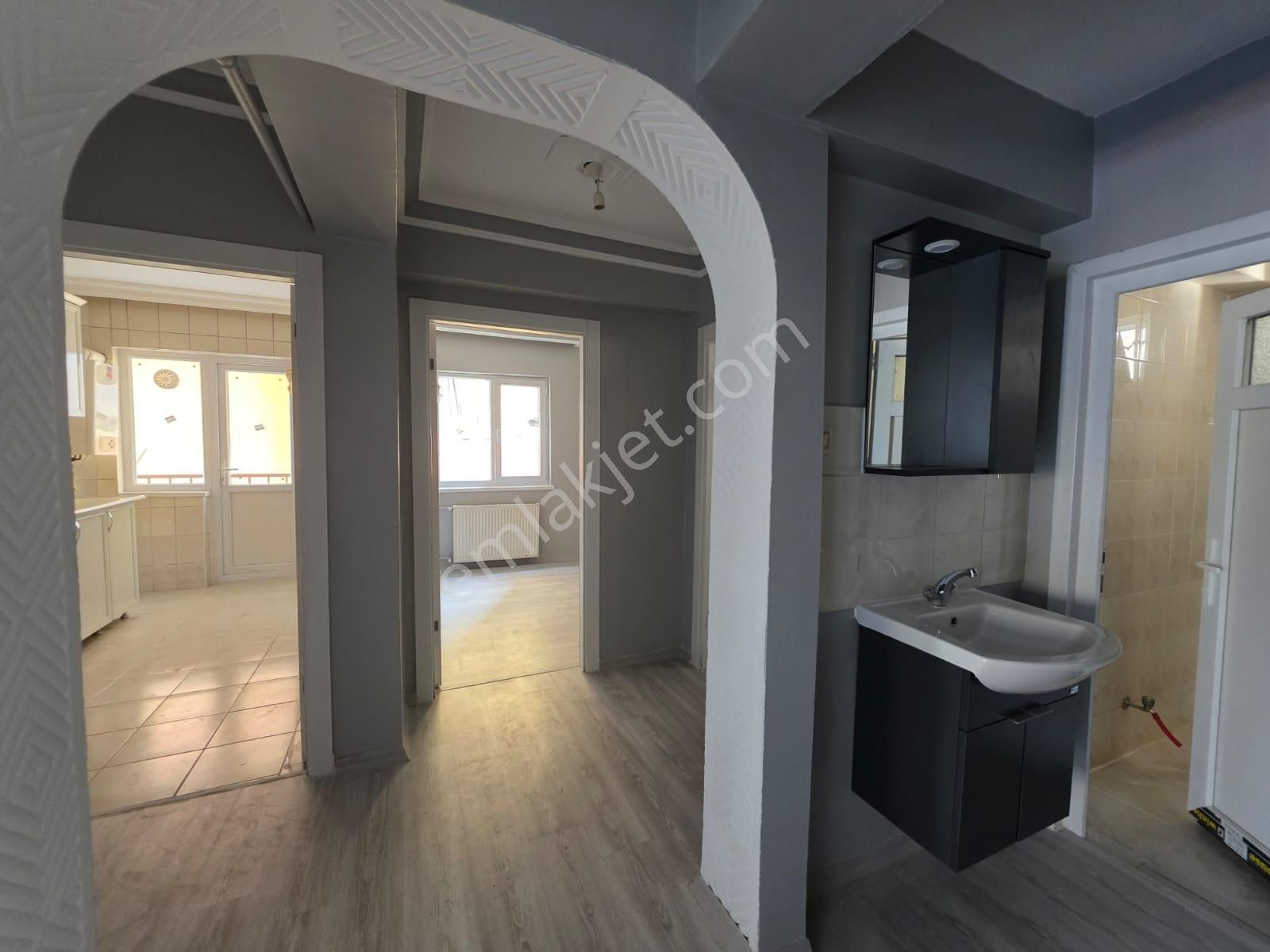 Park Cepheli Ara Kat Güney Doğu Batı Cephe 3+1 Kiralık Daire - Görsel 12