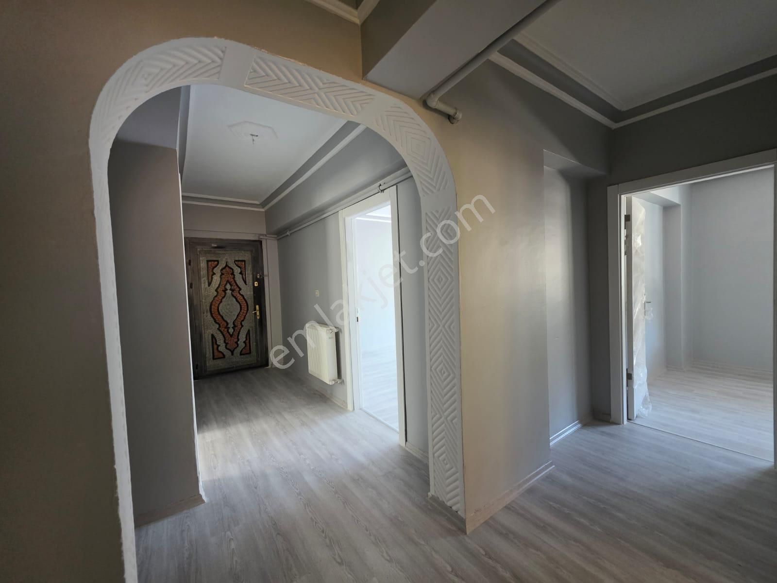 Park Cepheli Ara Kat Güney Doğu Batı Cephe 3+1 Kiralık Daire - Görsel 8