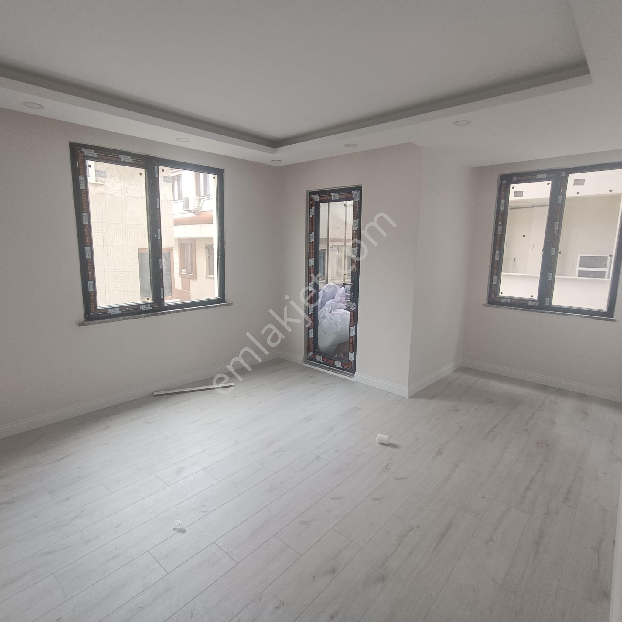 19 Mayıs Caddesi Üzeri – Sıfır Daire – İlk Kiracısını Bekliyor Arka Cephe