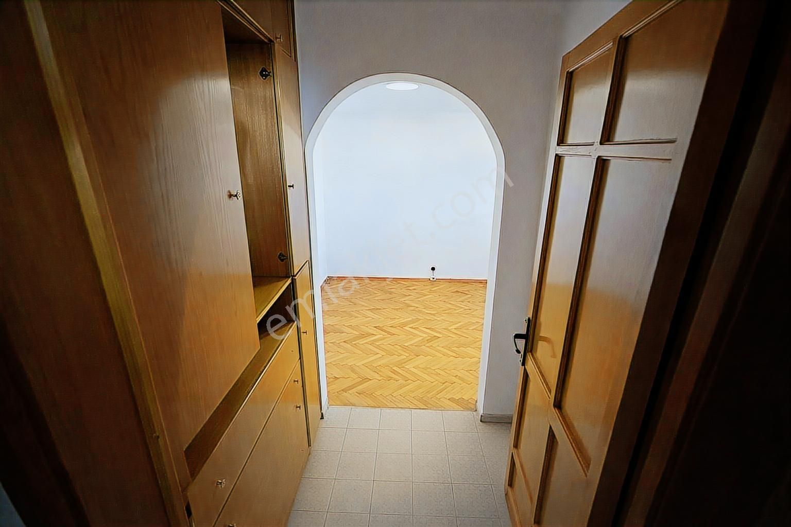 Geniş 3+1 Arakat Daire 145 M² | Gençlik Mah. | Denize 5 Dk - Görsel 8