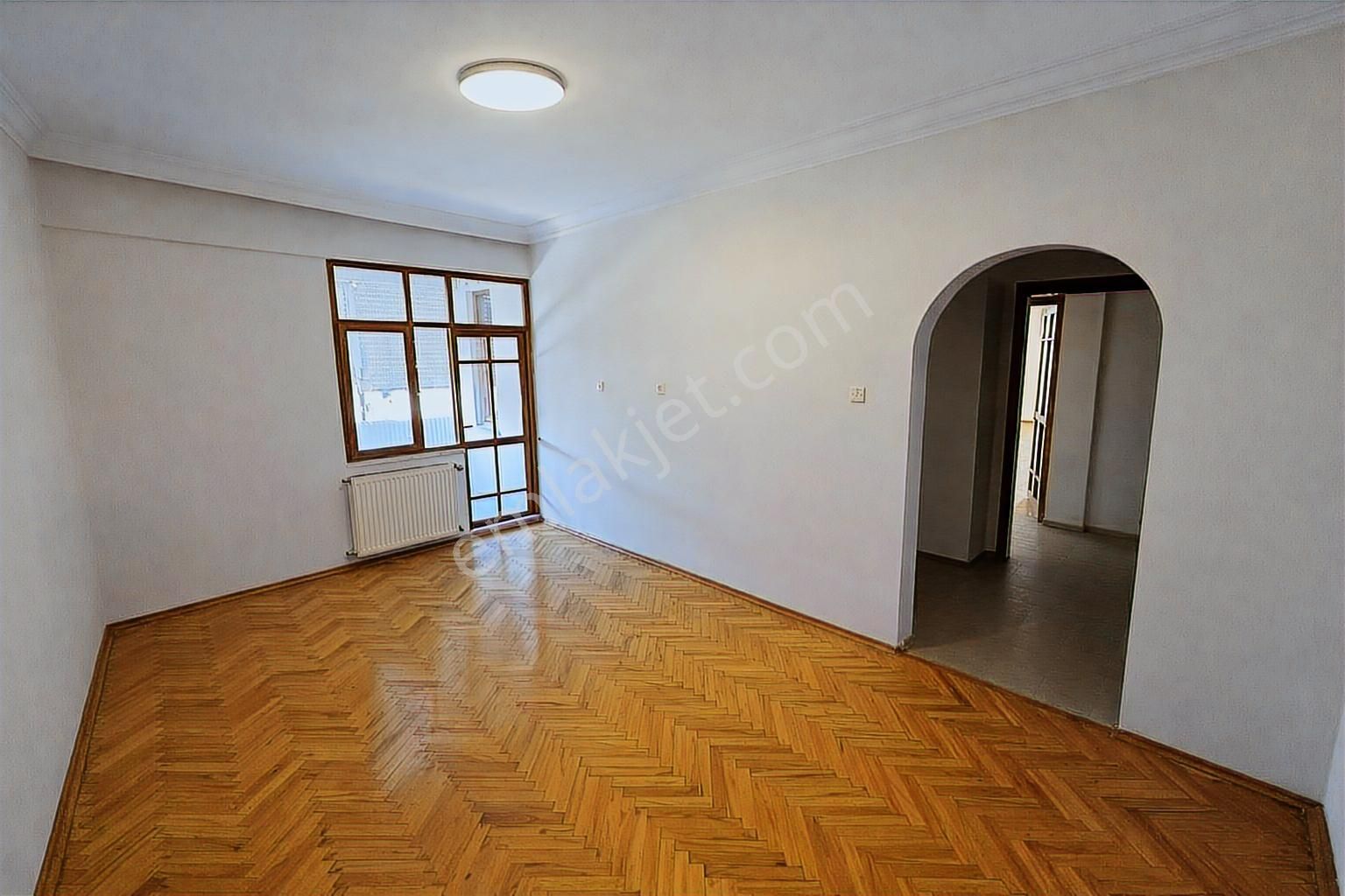 Geniş 3+1 Arakat Daire 145 M² | Gençlik Mah. | Denize 5 Dk - Görsel 2