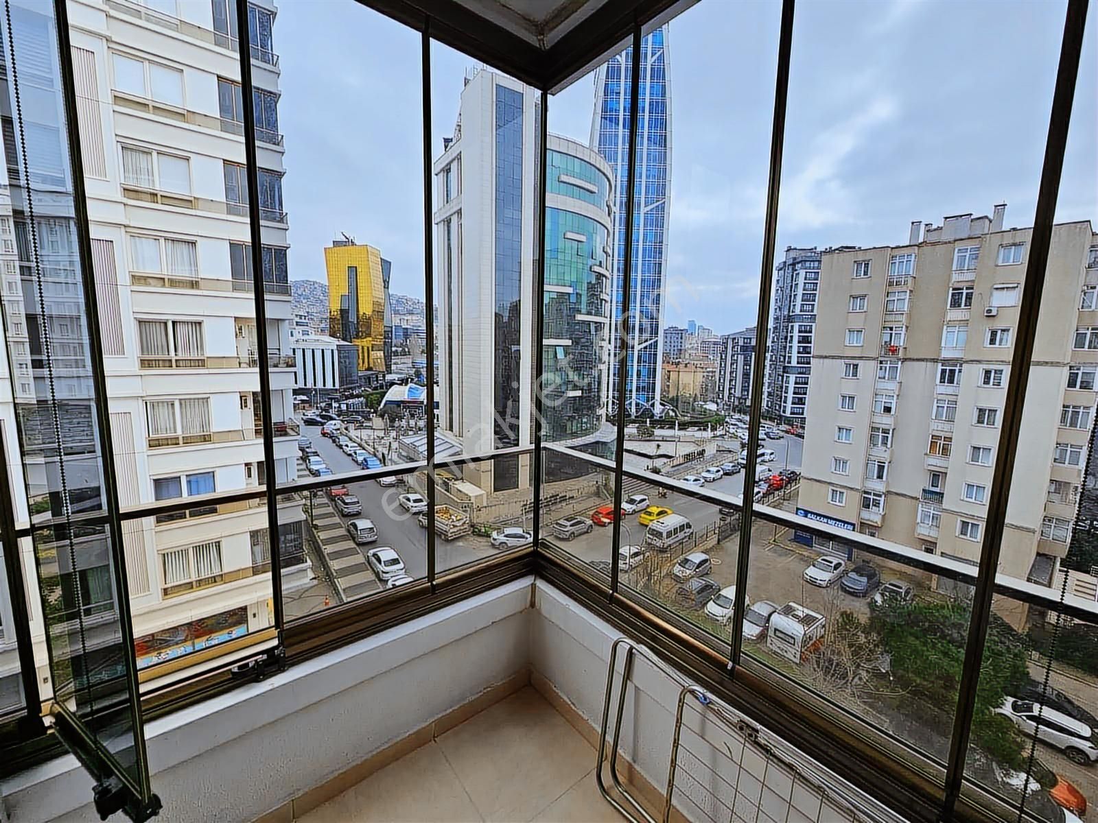 Altayçeşme Evinpark Ada Sitesinde Ebeveyn Banyolu Metro 2dk 2+1 - Görsel 20