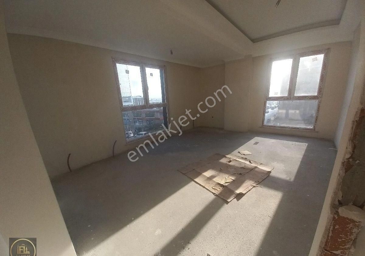 F-l Emlaktan Çakmak Metroya 1 Dk 3+1 Sıfır Daire