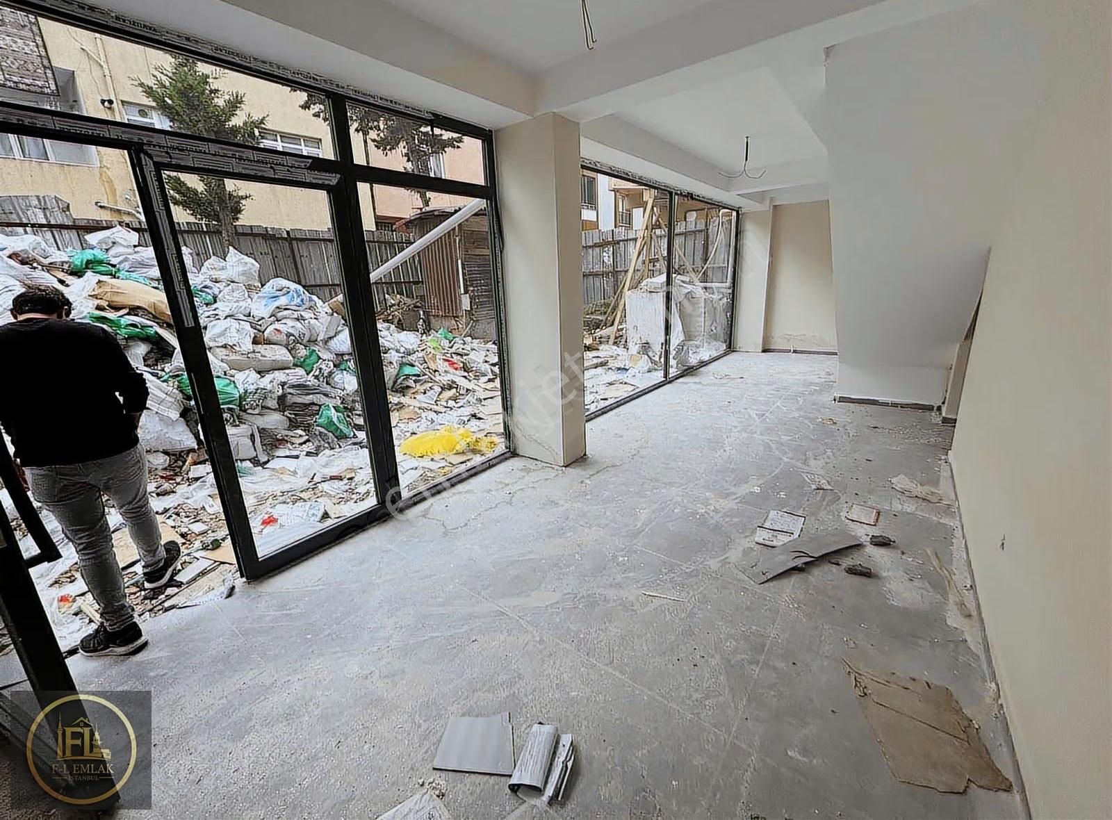 F-l Emlaktan Emaar Avm Libadiye Yakını Caddeüstü Çift Kat Dükkan - Görsel 13