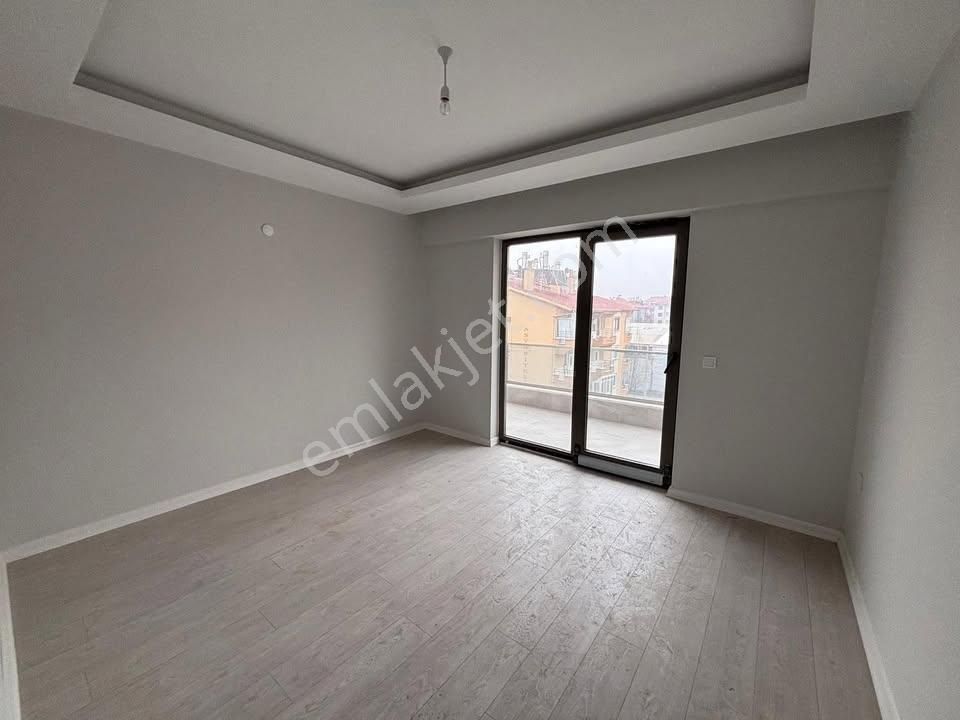 Beylikdüzü Yakuplu Mahallesinde 2+1 Fırsat Dairemiz - Görsel 4