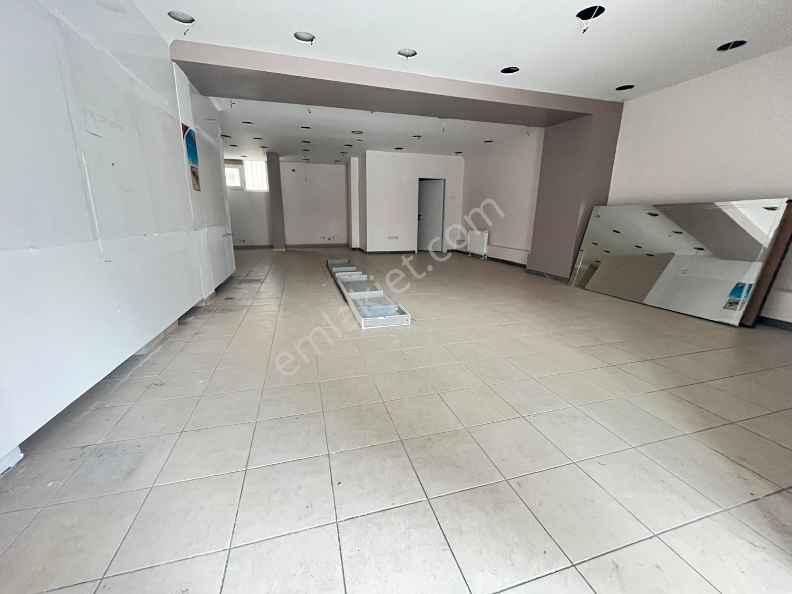 Loft'tan Gültepe Mah Düz Giriş 95m2 Krediye Uygun Köşe Dükkan - Görsel 3