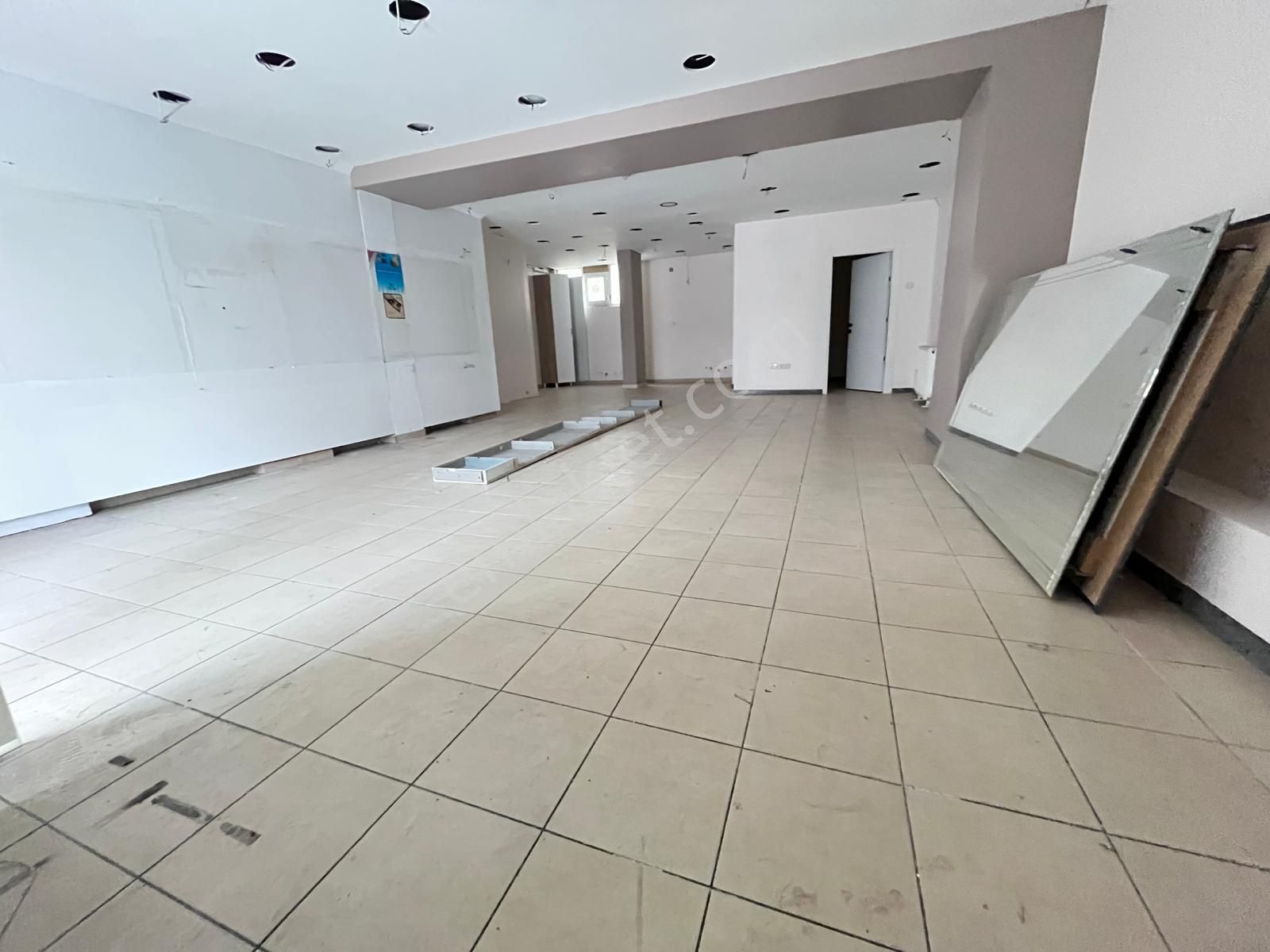 Loft'tan Gültepe Mah Düz Giriş 95m2 Krediye Uygun Köşe Dükkan - Görsel 2