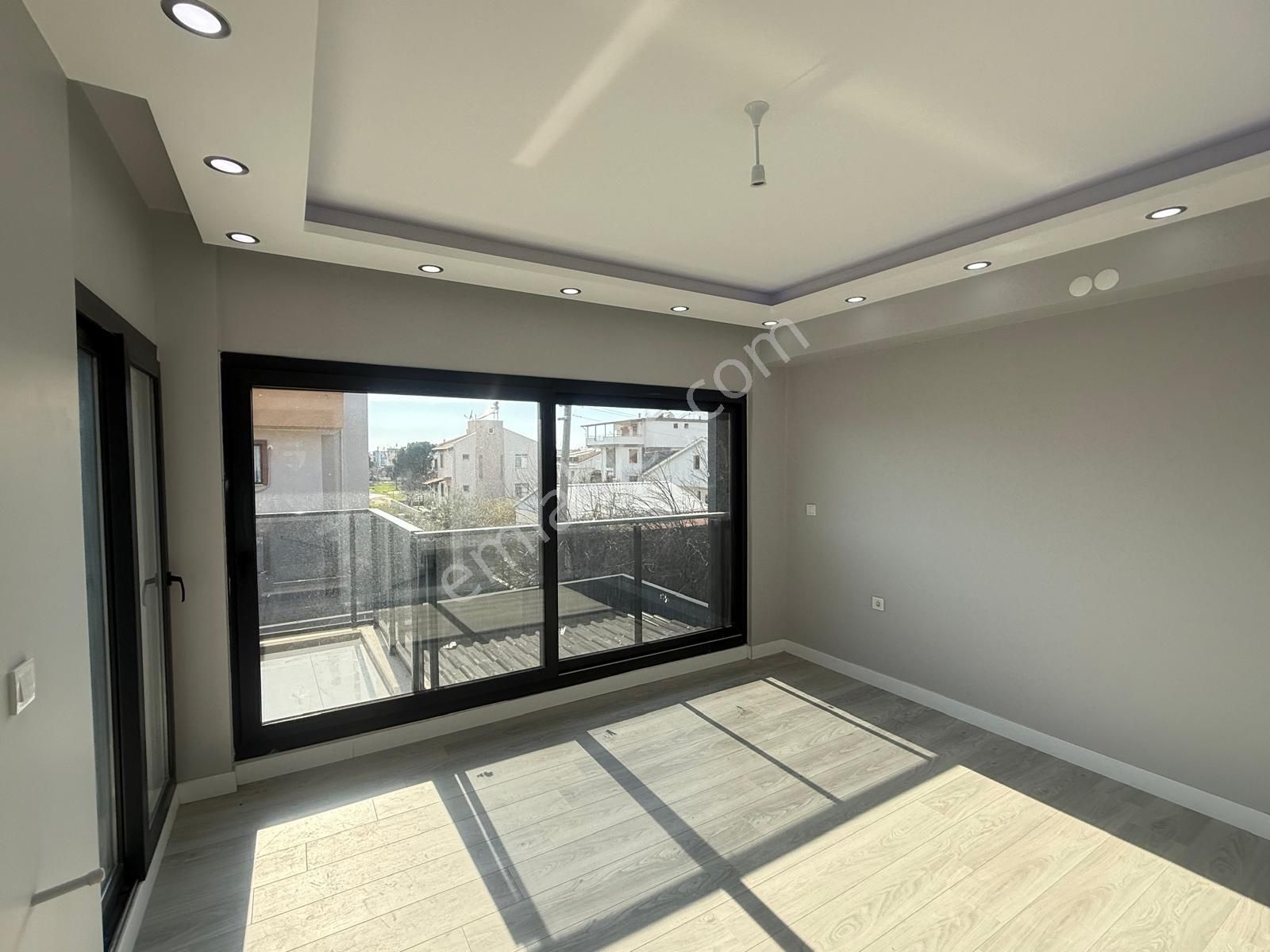 C.b. Route | Dikili'de Satılık Özel Tasarım Sıfır Lüks 6+1 Villa - Görsel 30