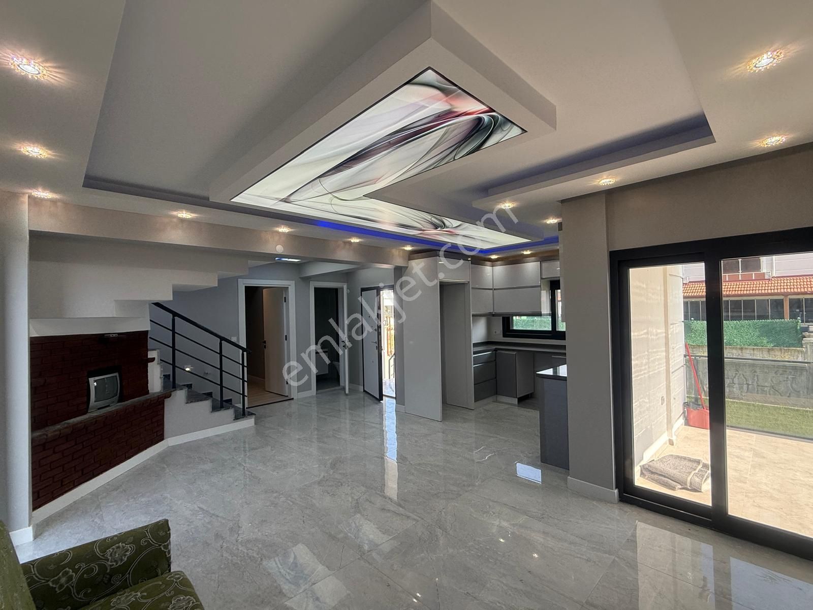 C.b. Route | Dikili'de Satılık Özel Tasarım Sıfır Lüks 6+1 Villa - Görsel 15