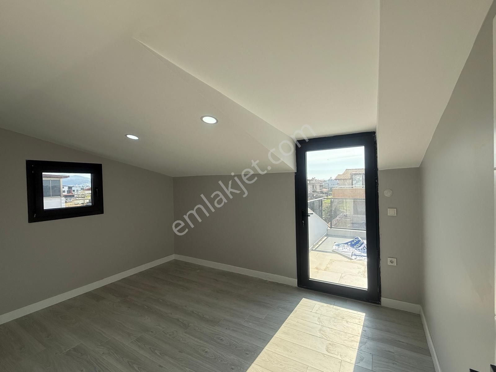 C.b. Route | Dikili'de Satılık Özel Tasarım Sıfır Lüks 6+1 Villa - Görsel 24