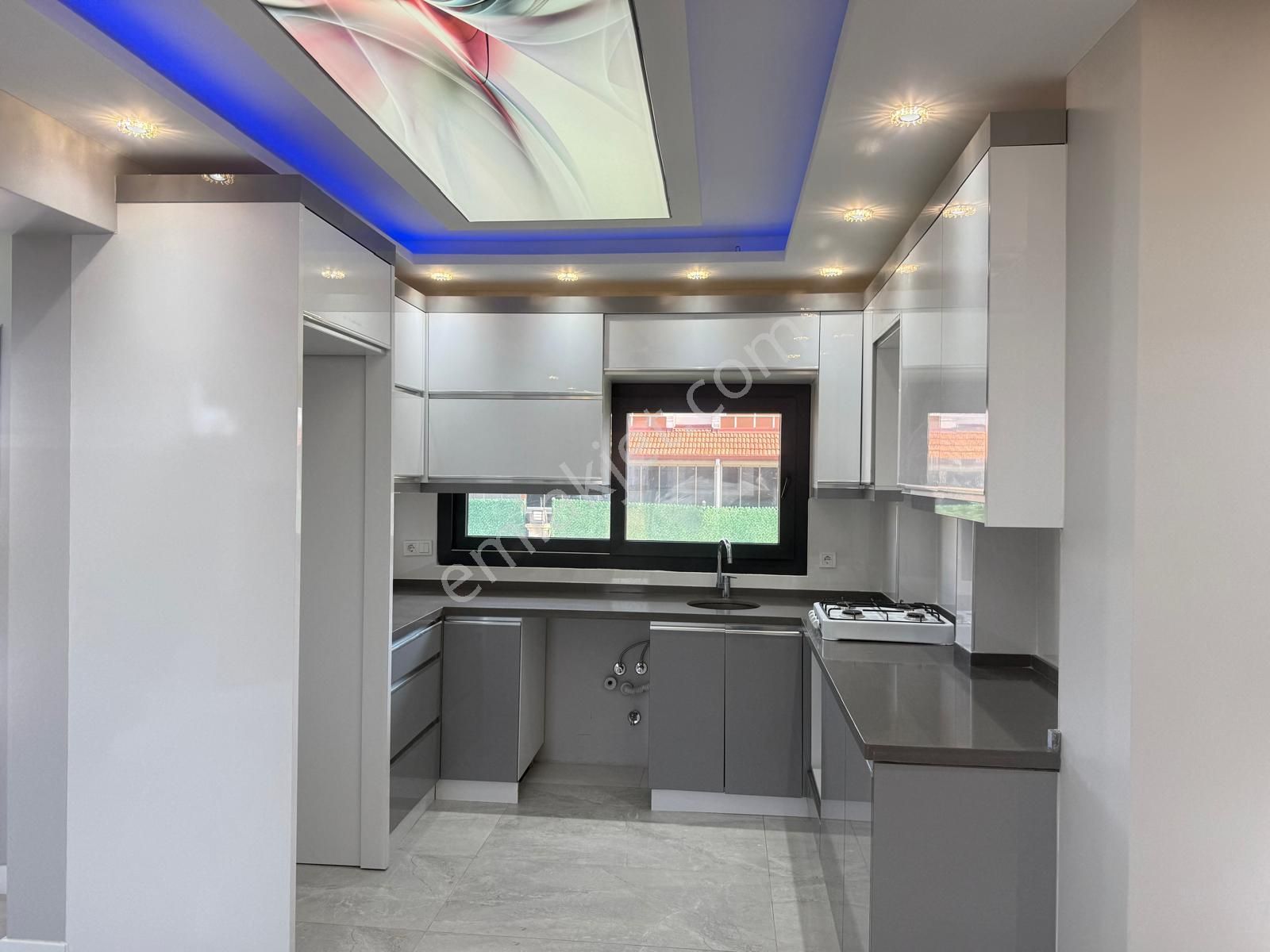 C.b. Route | Dikili'de Satılık Özel Tasarım Sıfır Lüks 6+1 Villa - Görsel 11