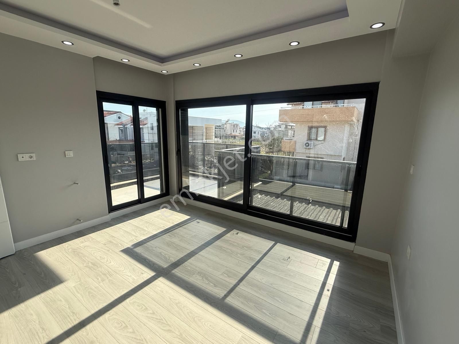 C.b. Route | Dikili'de Satılık Özel Tasarım Sıfır Lüks 6+1 Villa - Görsel 19