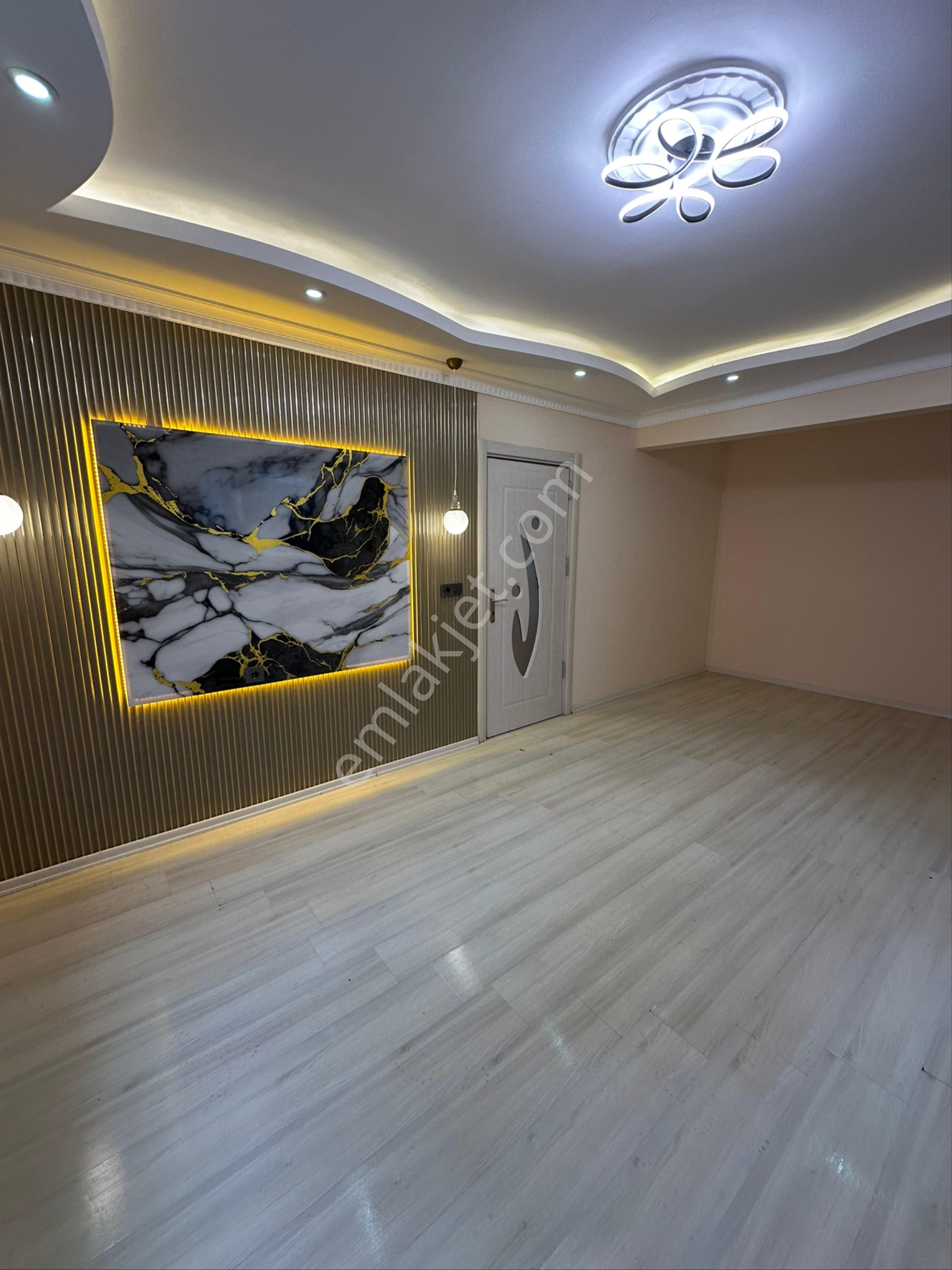 Yüksek Giriş Ayarında Hastanenin Dibinde Süper Daire - Görsel 3