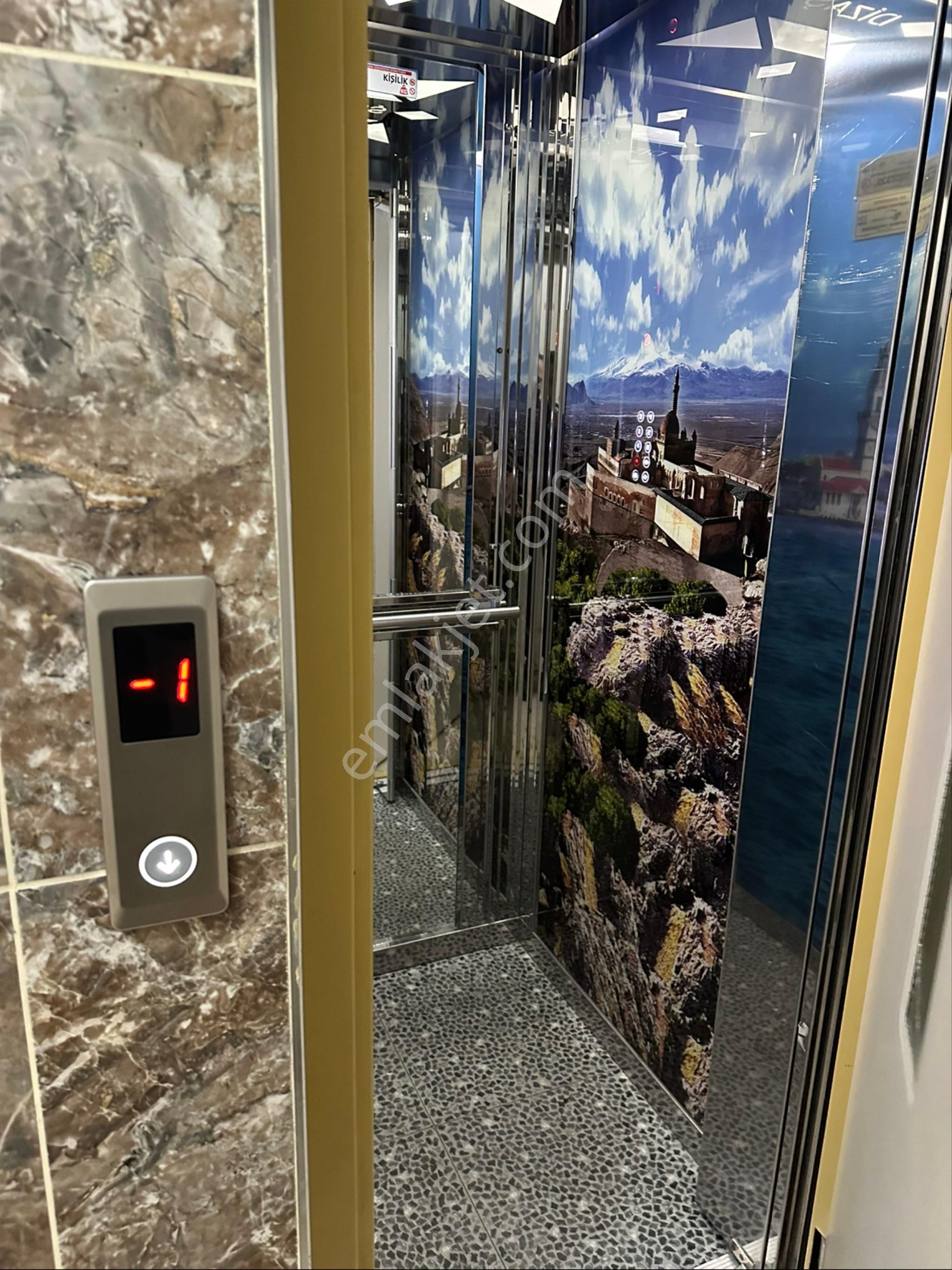 Yüksek Giriş Ayarında Hastanenin Dibinde Süper Daire - Görsel 17