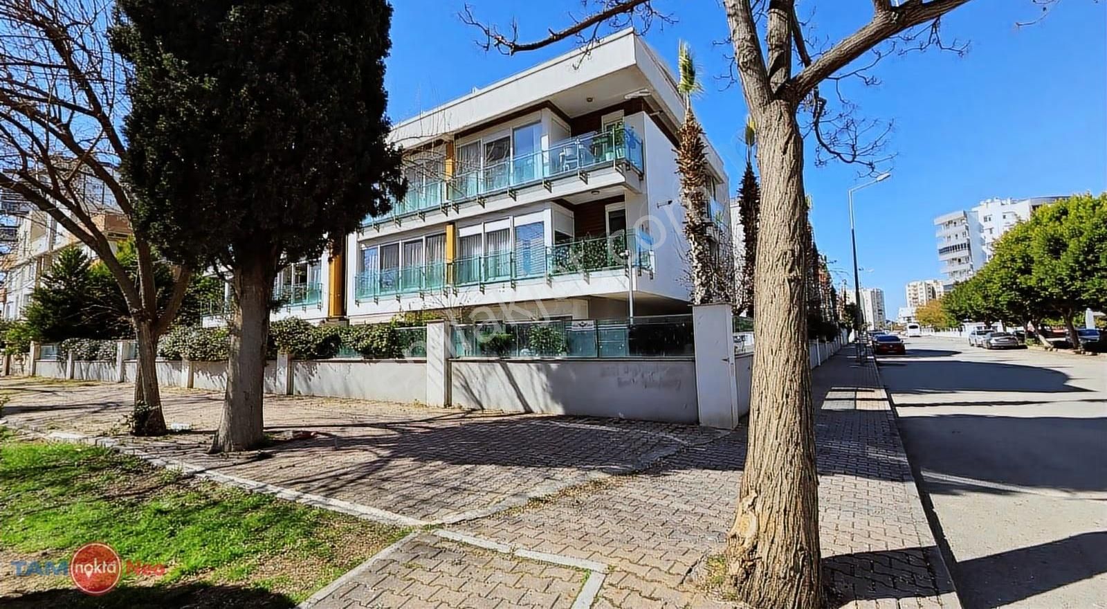 Güzeloba'da Kapalı Otoparklı, Havuzlu, Güvenlikli 1+1 Kiralık - Görsel 18