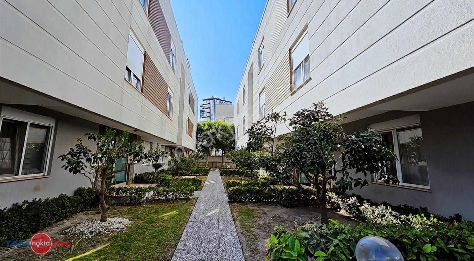 Güzeloba'da Kapalı Otoparklı, Havuzlu, Güvenlikli 1+1 Kiralık - Görsel 22